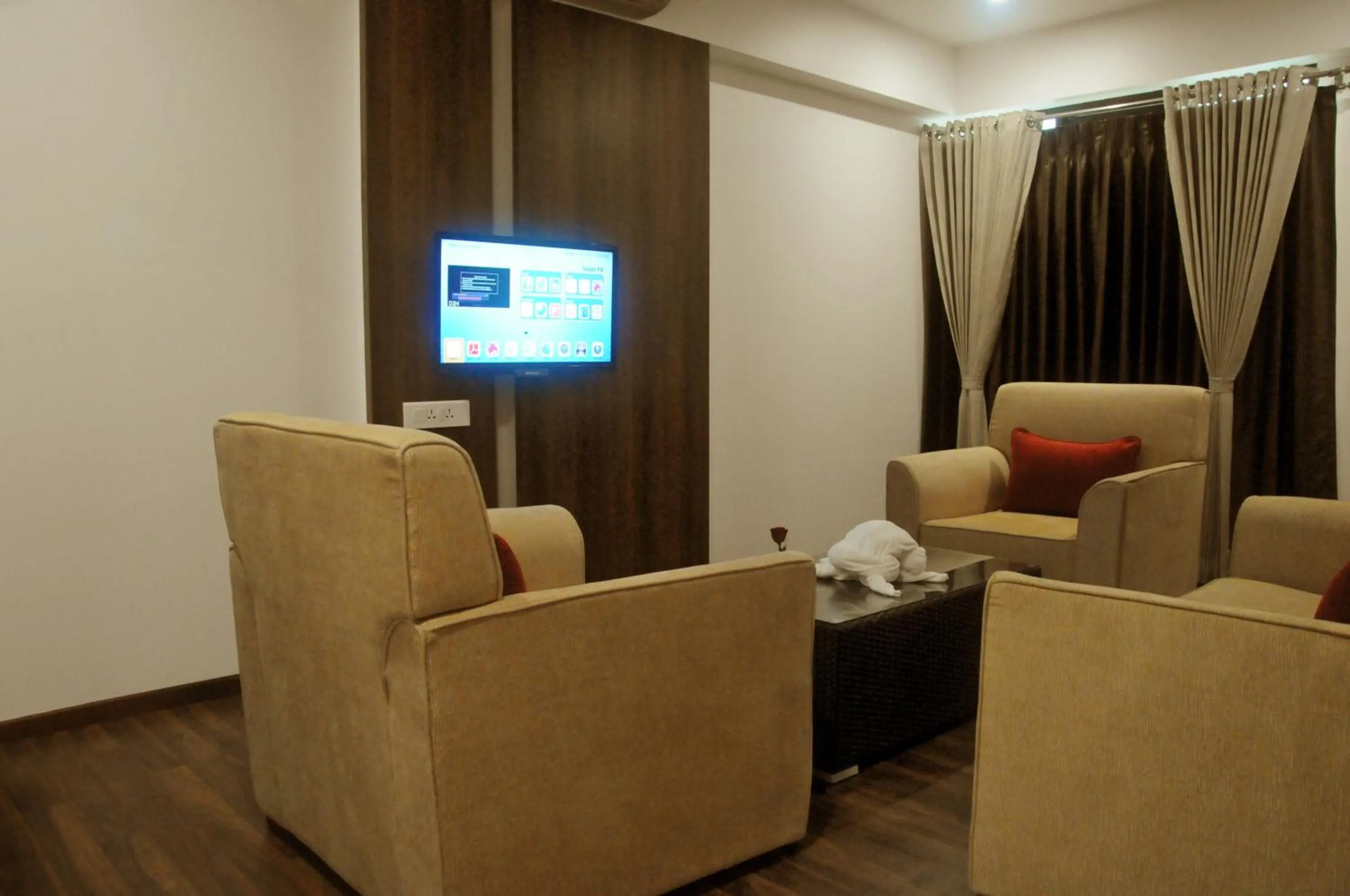 Bed in Hotel 3 Leaves NEAR CENTRAL BUS STAND