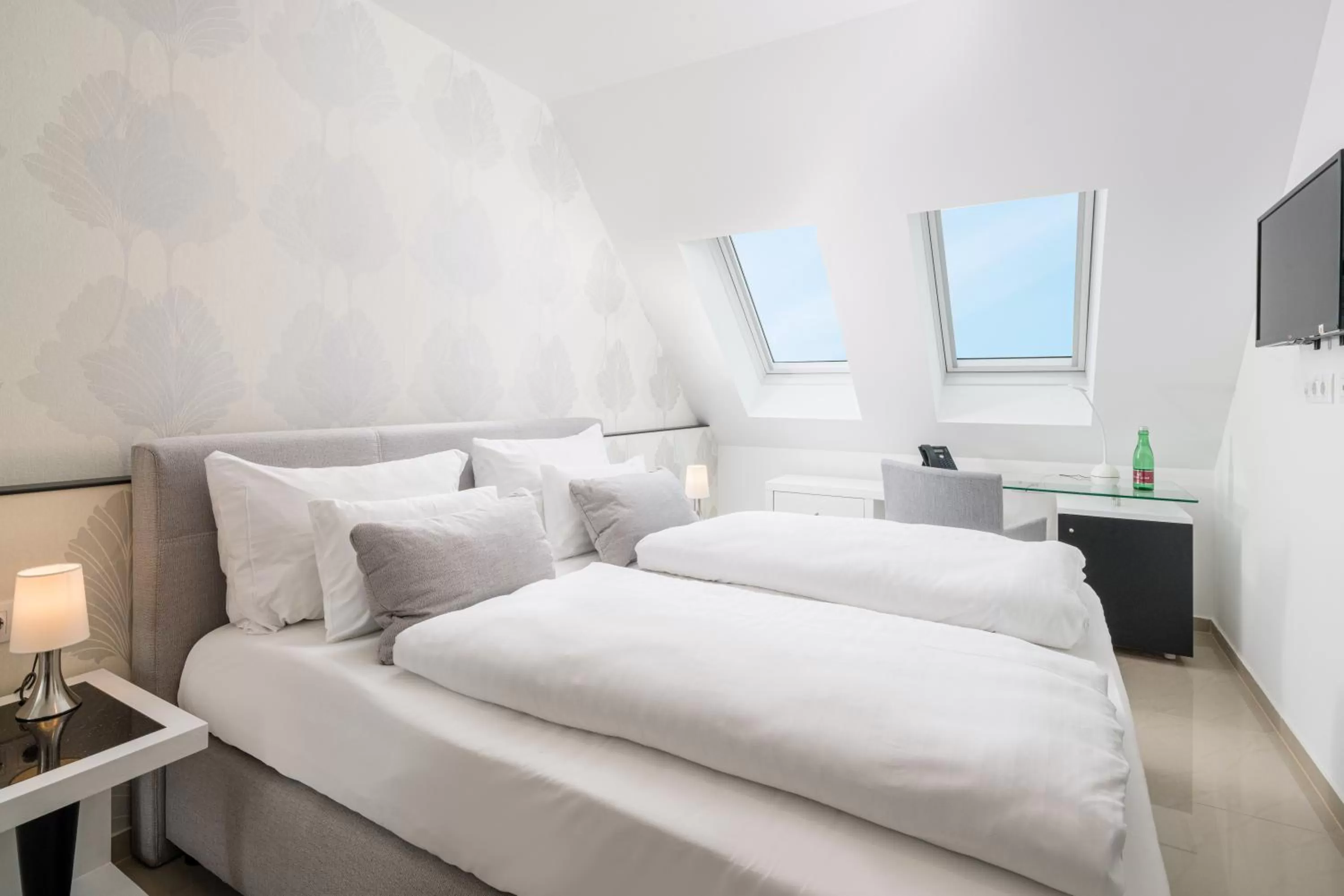 Bedroom, Bed in Best Western Plus Celebrity Suites