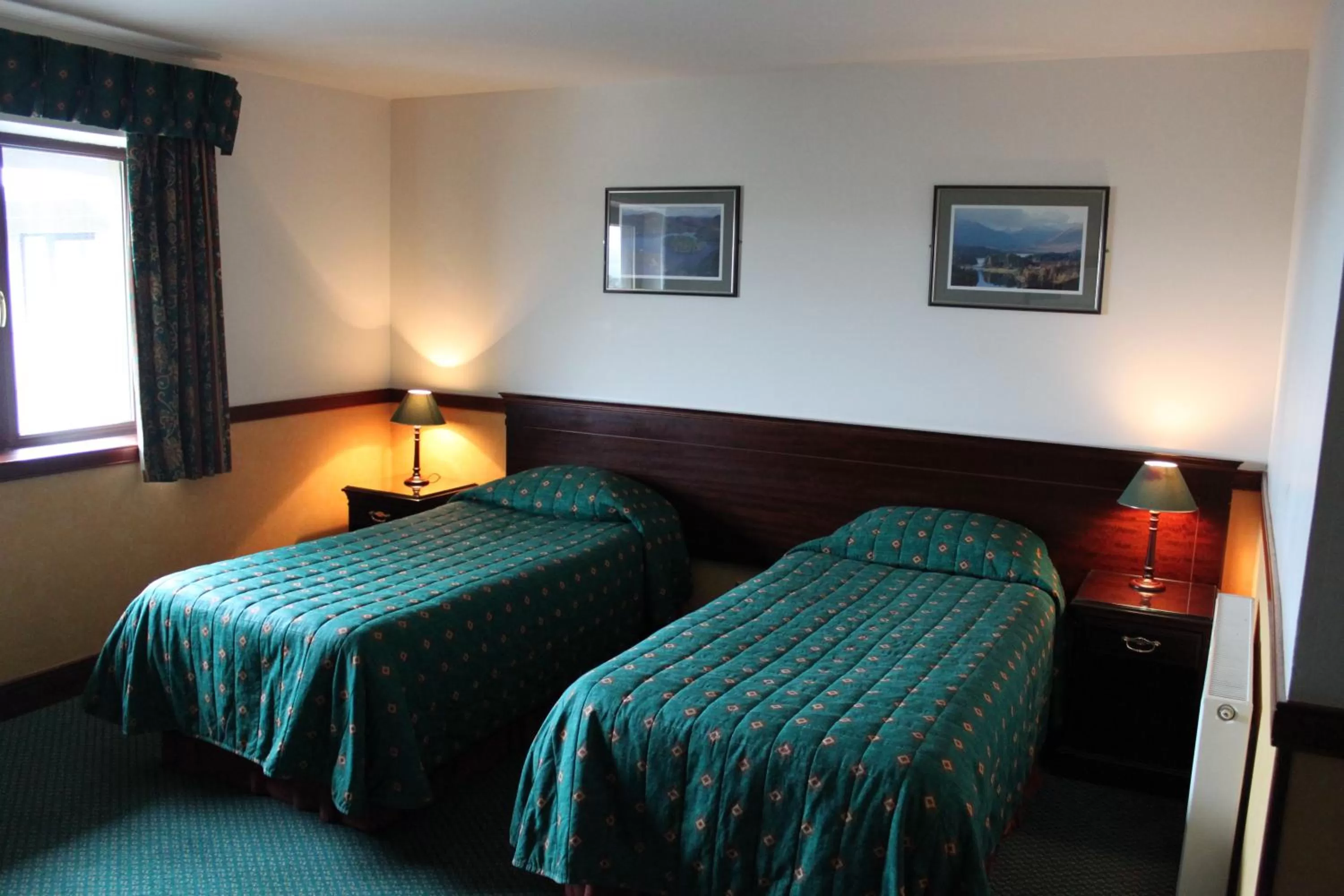 Bedroom in The Weigh Inn Hotel & Lodges