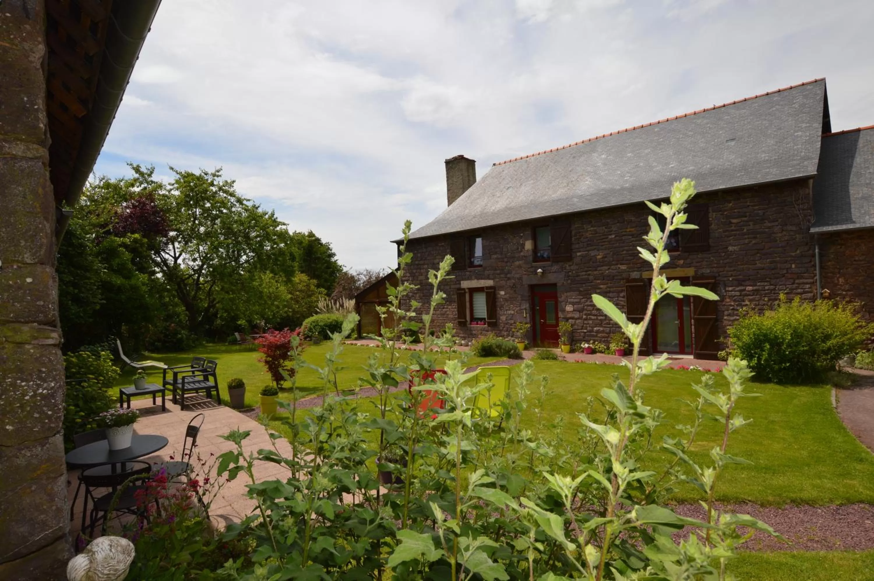 Facade/entrance in Chambres d'hôtes La Fontaine Garel