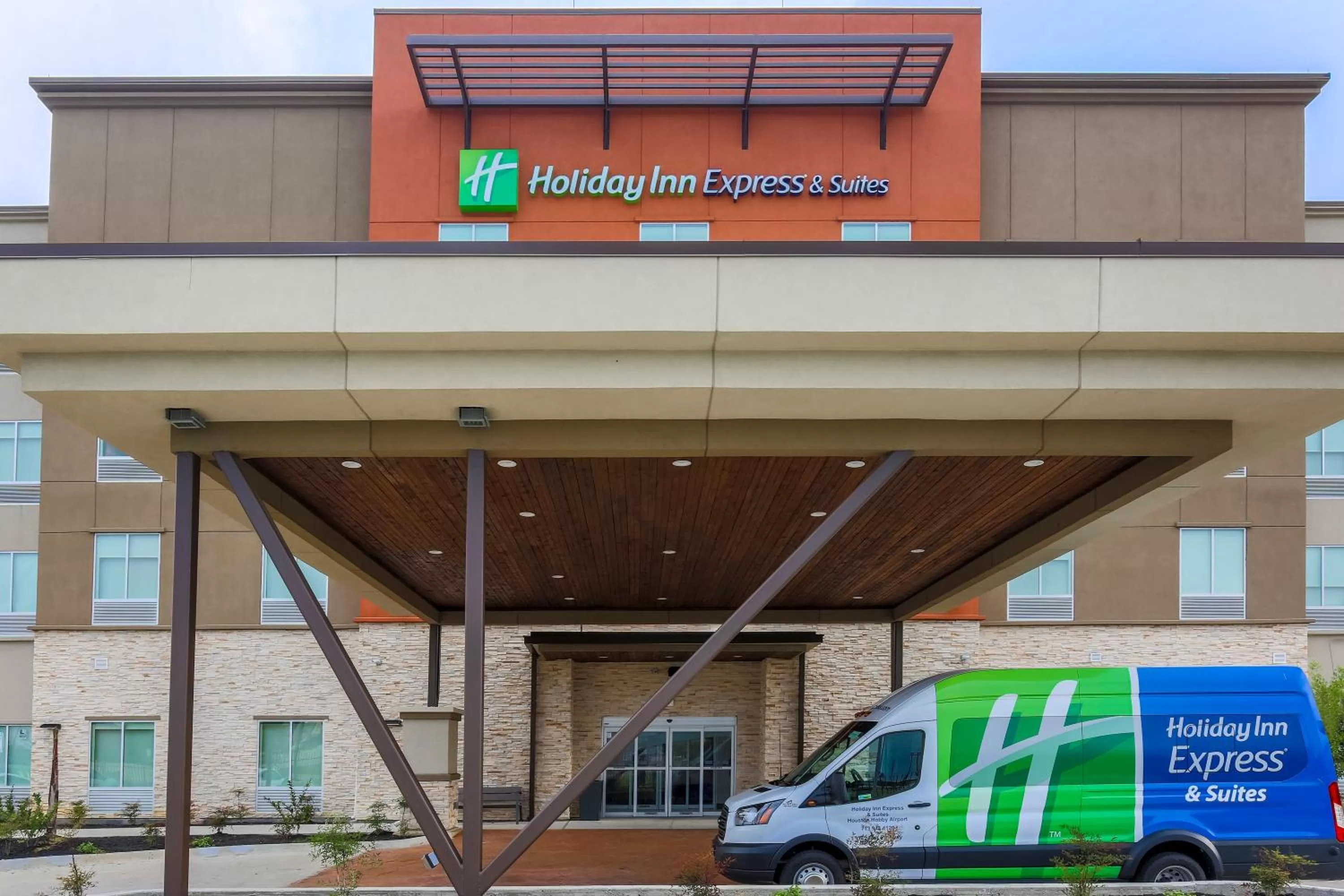 Property building in Holiday Inn Express & Suites Houston - Hobby Airport Area by IHG