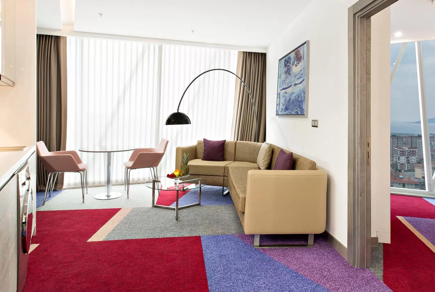 Dining area in Burgu Arjaan by Rotana Istanbul Asia