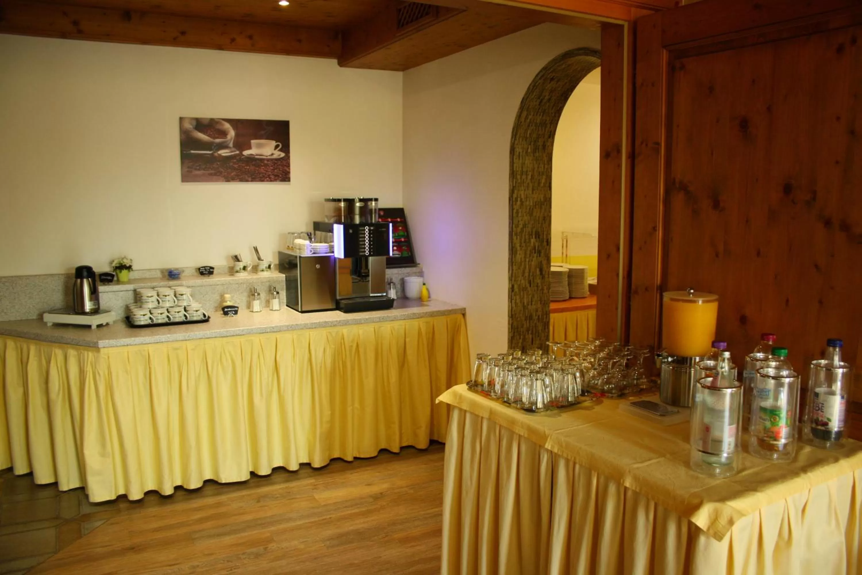 Buffet breakfast in Hotel-Landgasthof Ploss