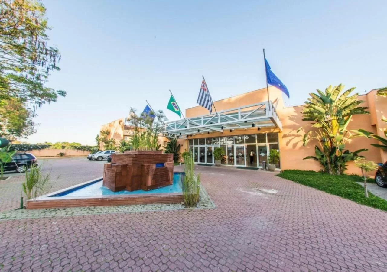 Facade/entrance in Carlton Plaza Baobá