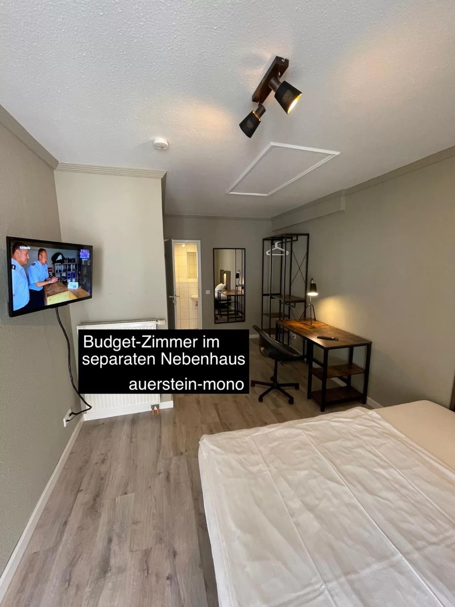 Photo of the whole room, Bed in AUERSTEIN-Hotels auerstein & auerstein-mono