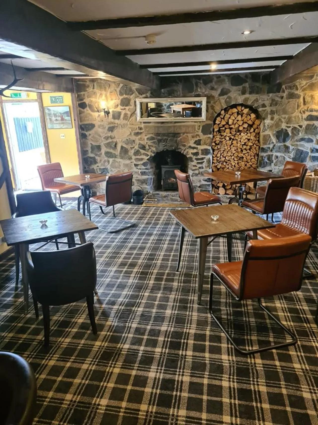 Lounge or bar in The Inn At Lathones