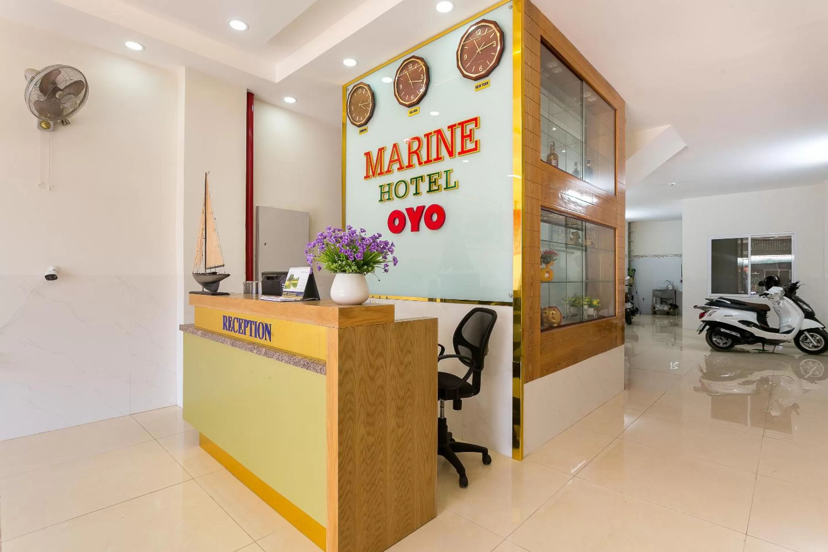 Lobby or reception in Marine Hotel & Apartment