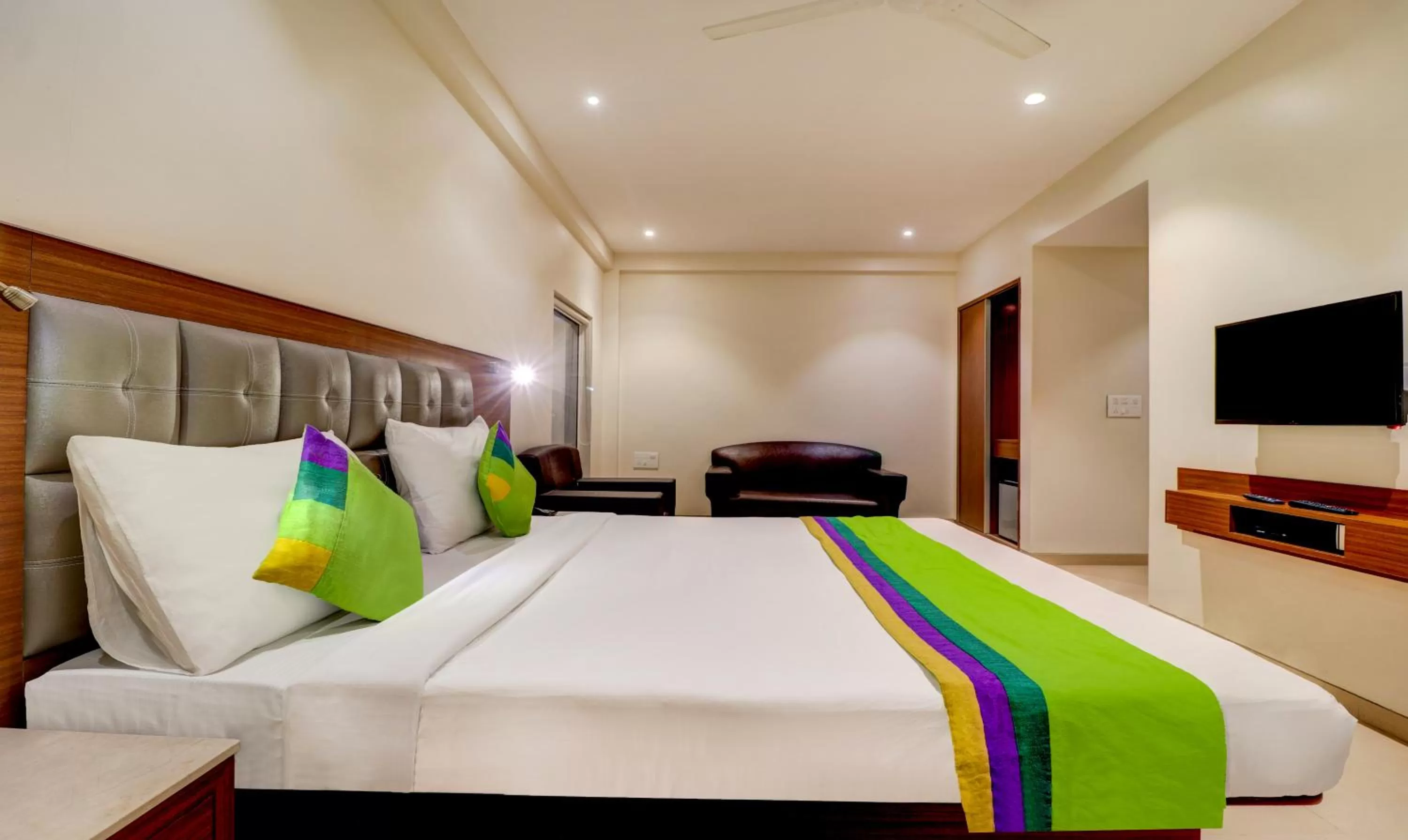 Bed in Treebo Ranjeet Shivaji Nagar