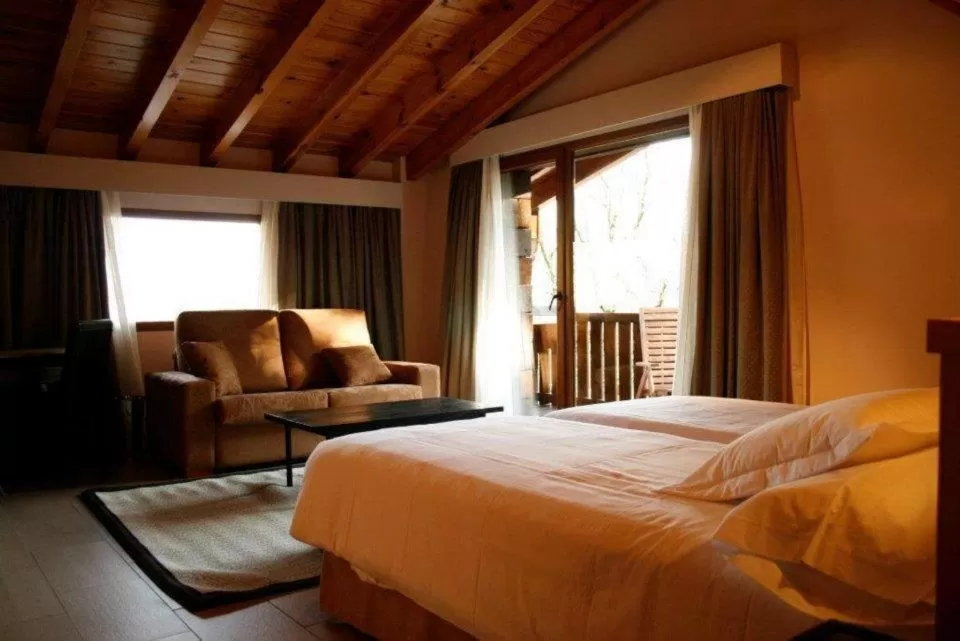 Day, Bed in Hotel Rural Las Rozuelas