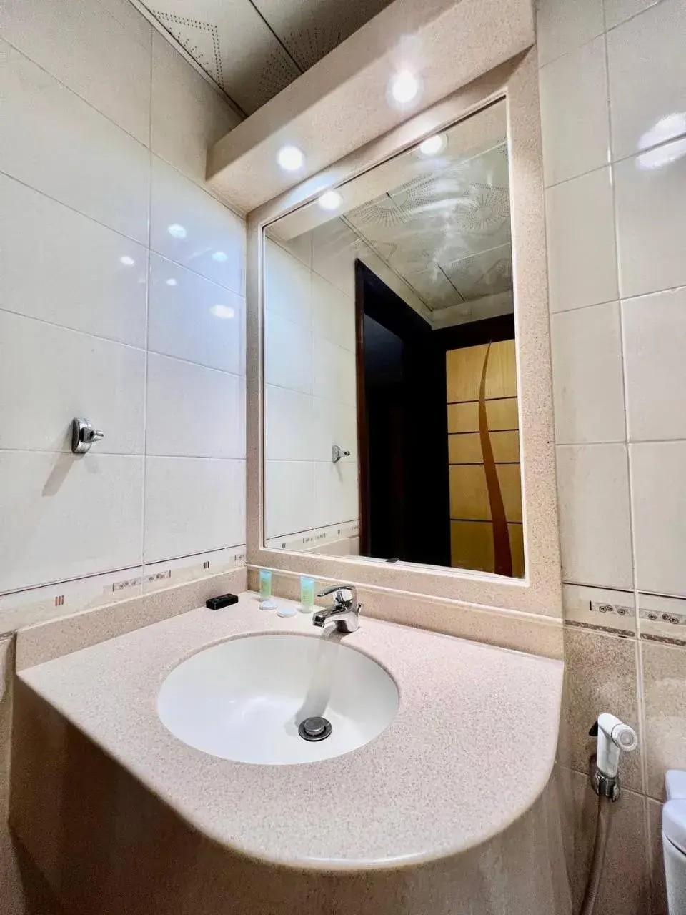 Studio Standard King Room with Bathtub in Dream Palace Hotel Studio Standard King Room with Bathtub in Dream Palace Hotel