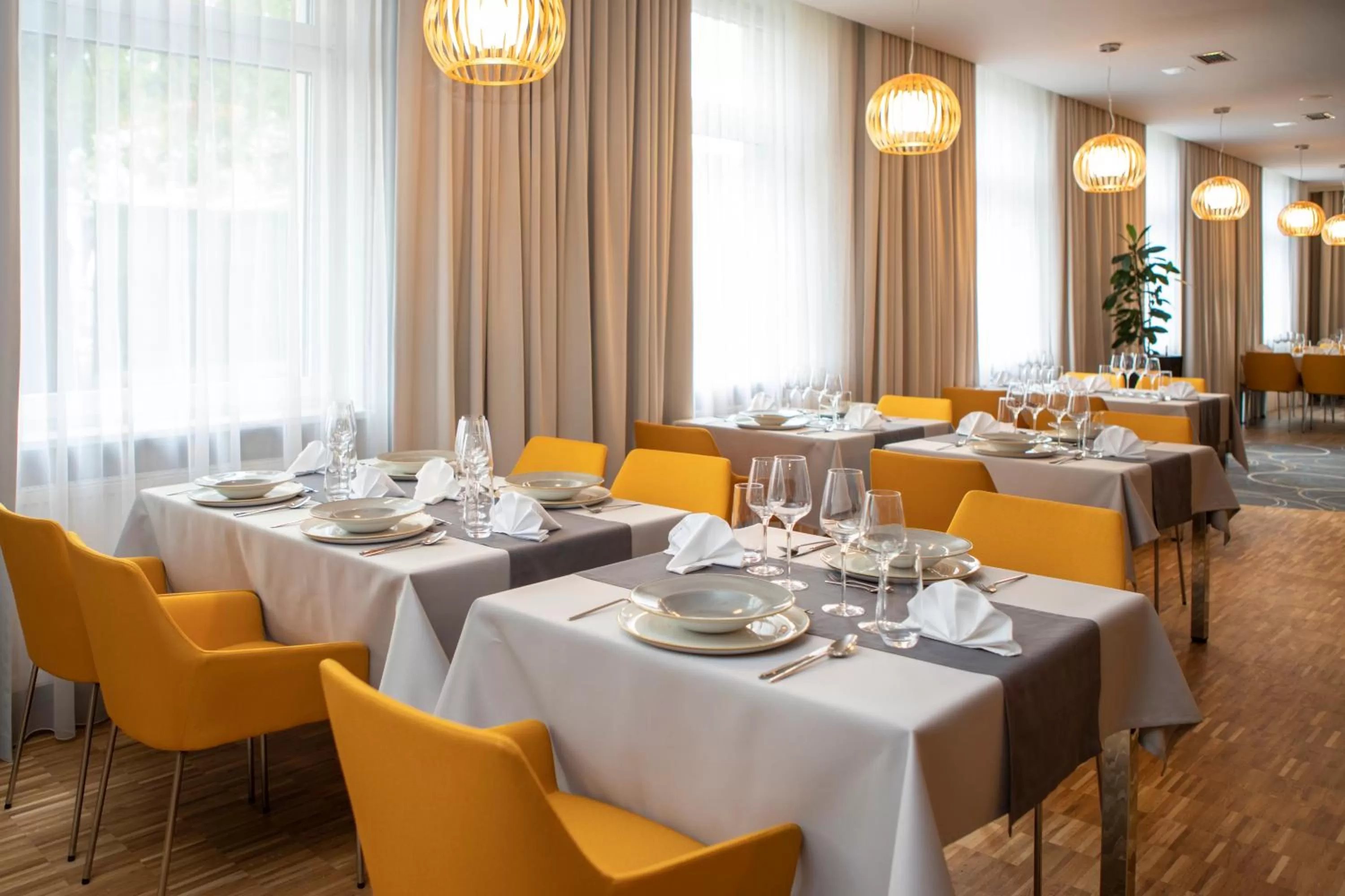 Restaurant/places to eat in Krowodrza Centrum Konferencyjno - Hotelowe