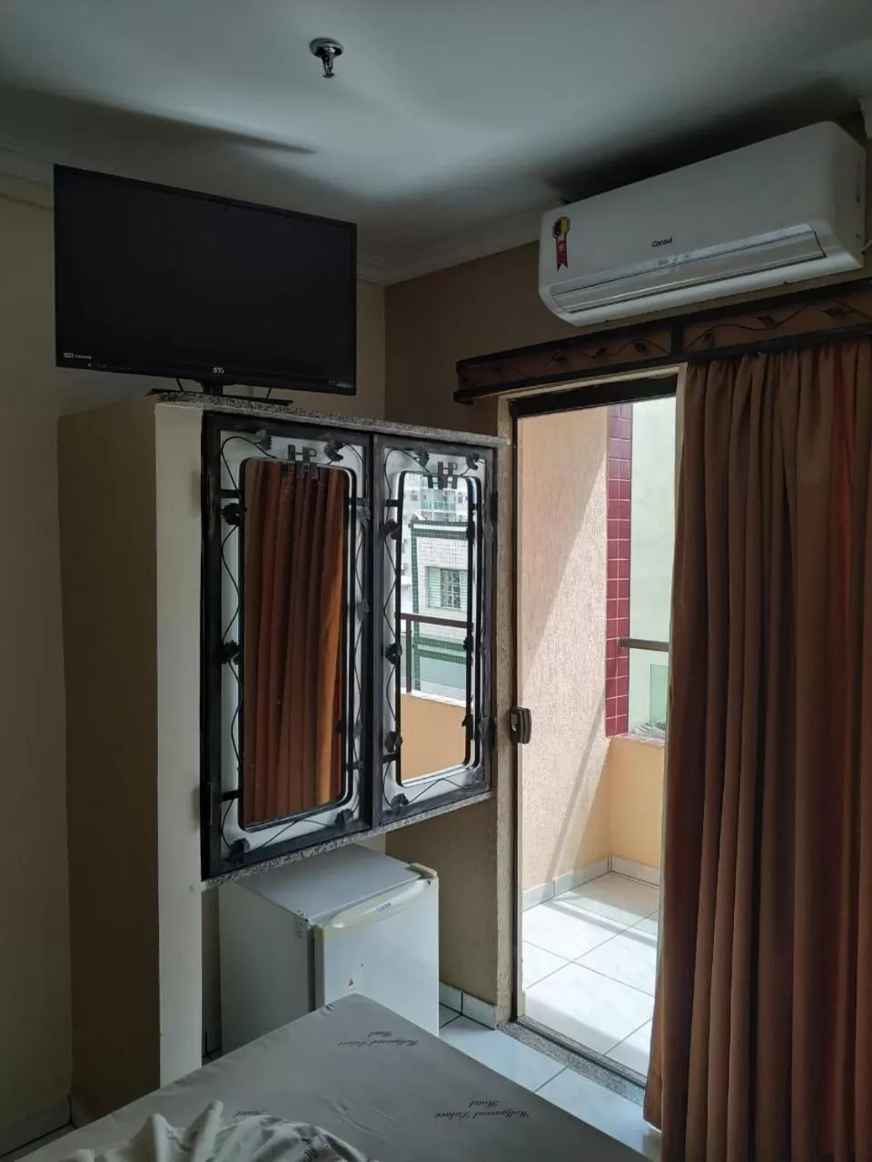 TV/Entertainment Center in Hollywood Palace Hotel