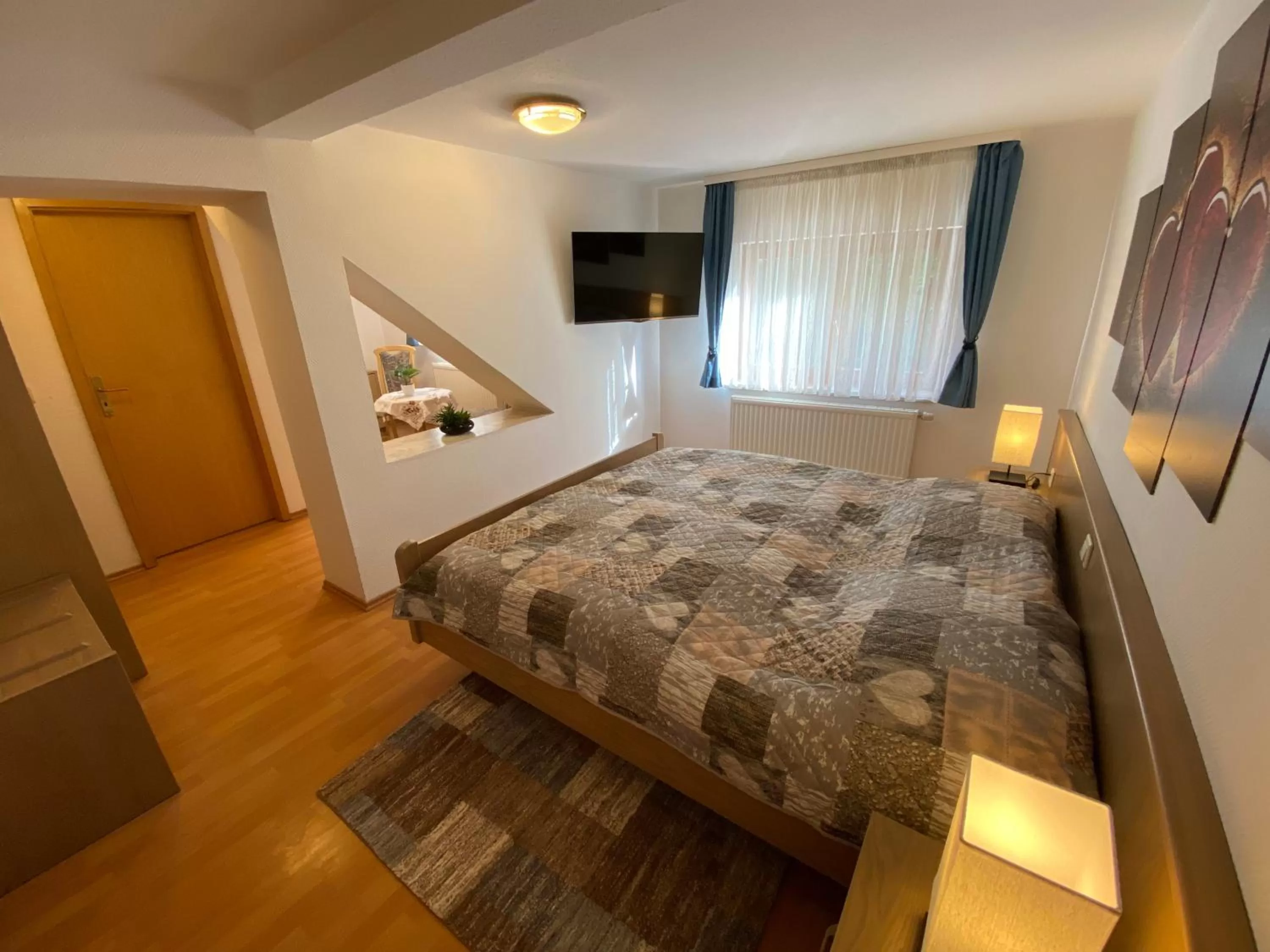 TV and multimedia, Bed in Hotel Bielatal