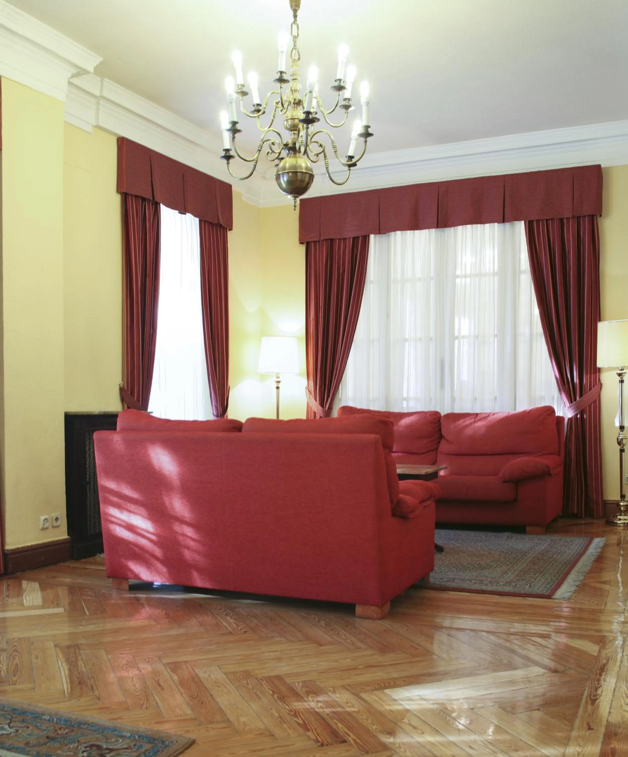 Communal lounge/ TV room in Hotel Mediodia