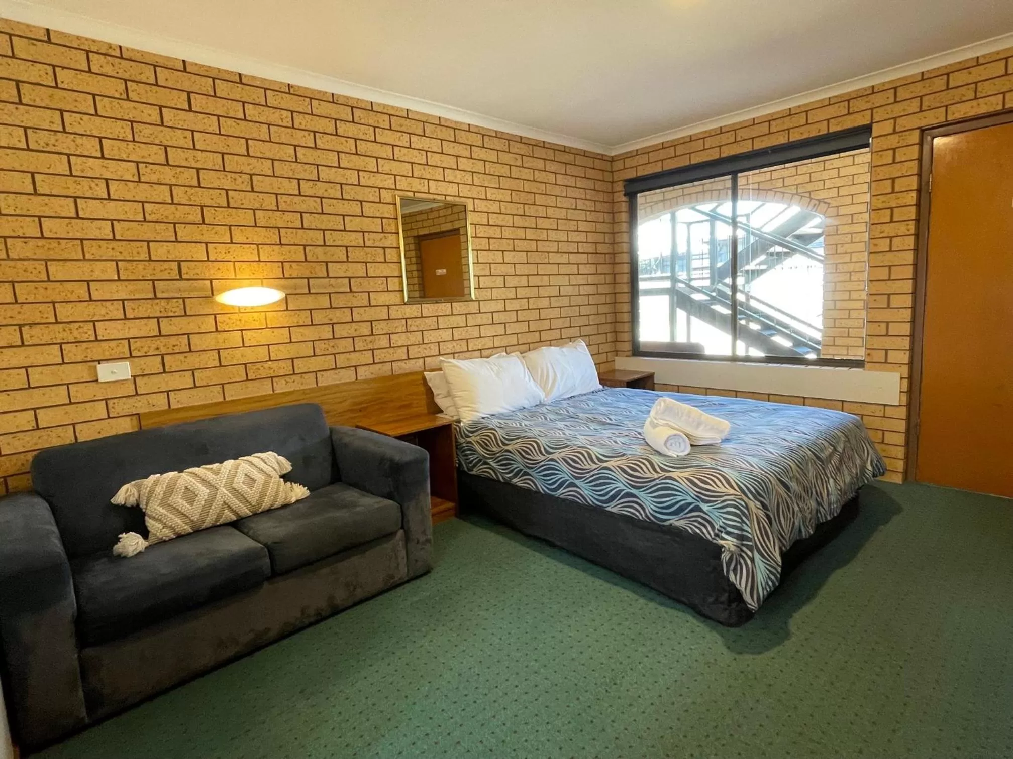 Bedroom in Lake Mulwala Hotel