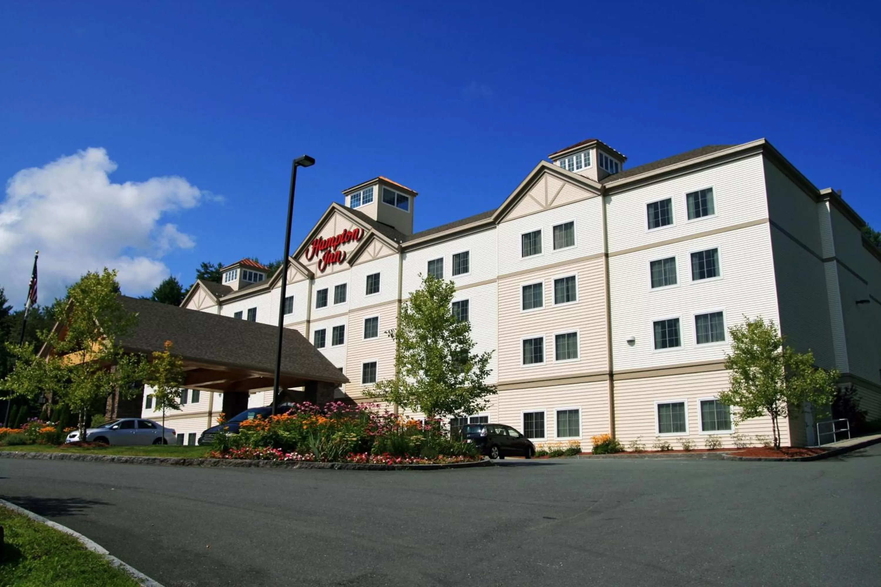Property building in Hampton Inn Littleton