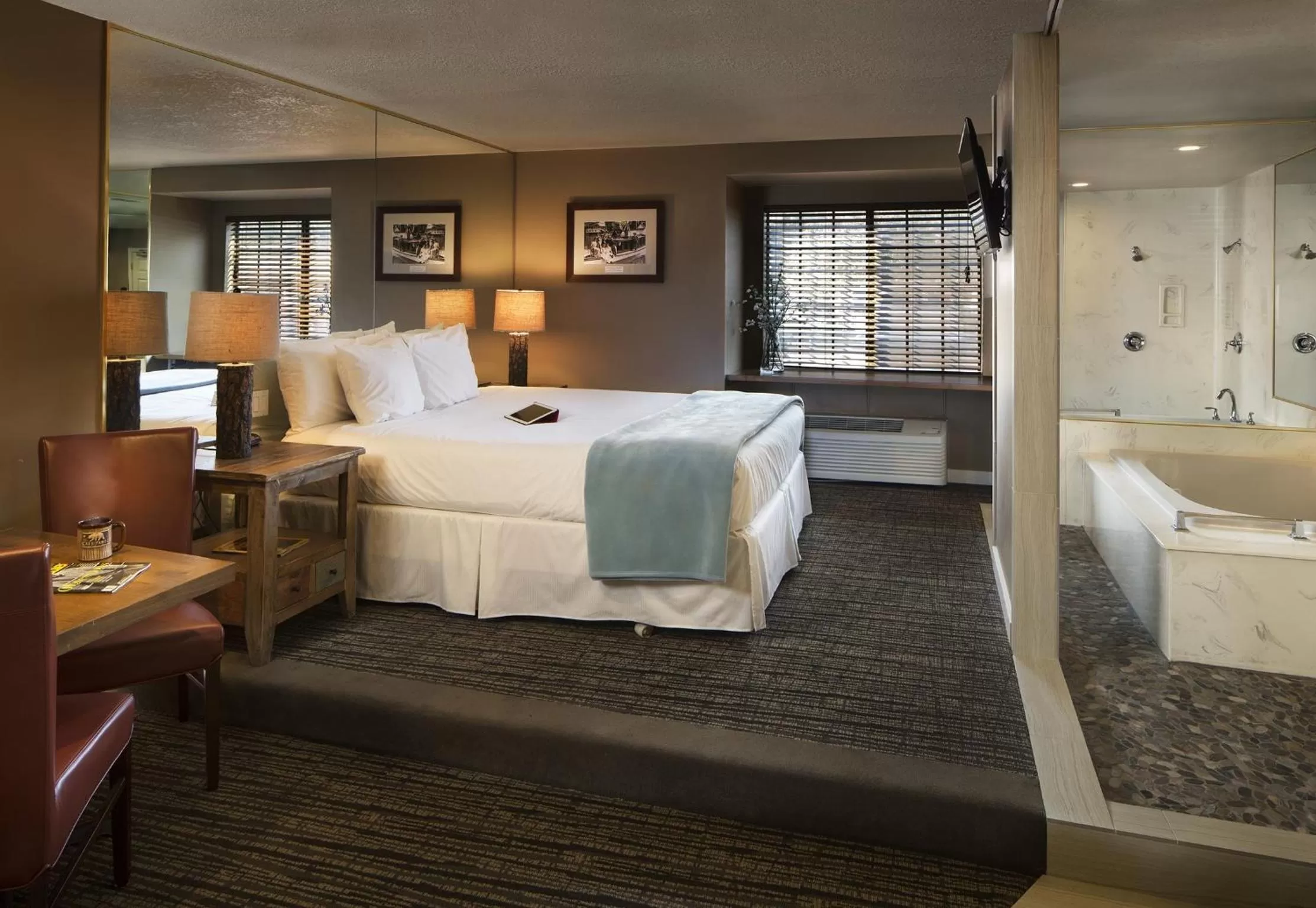 Photo of the whole room, Bed in Postmarc Hotel and Spa Suites