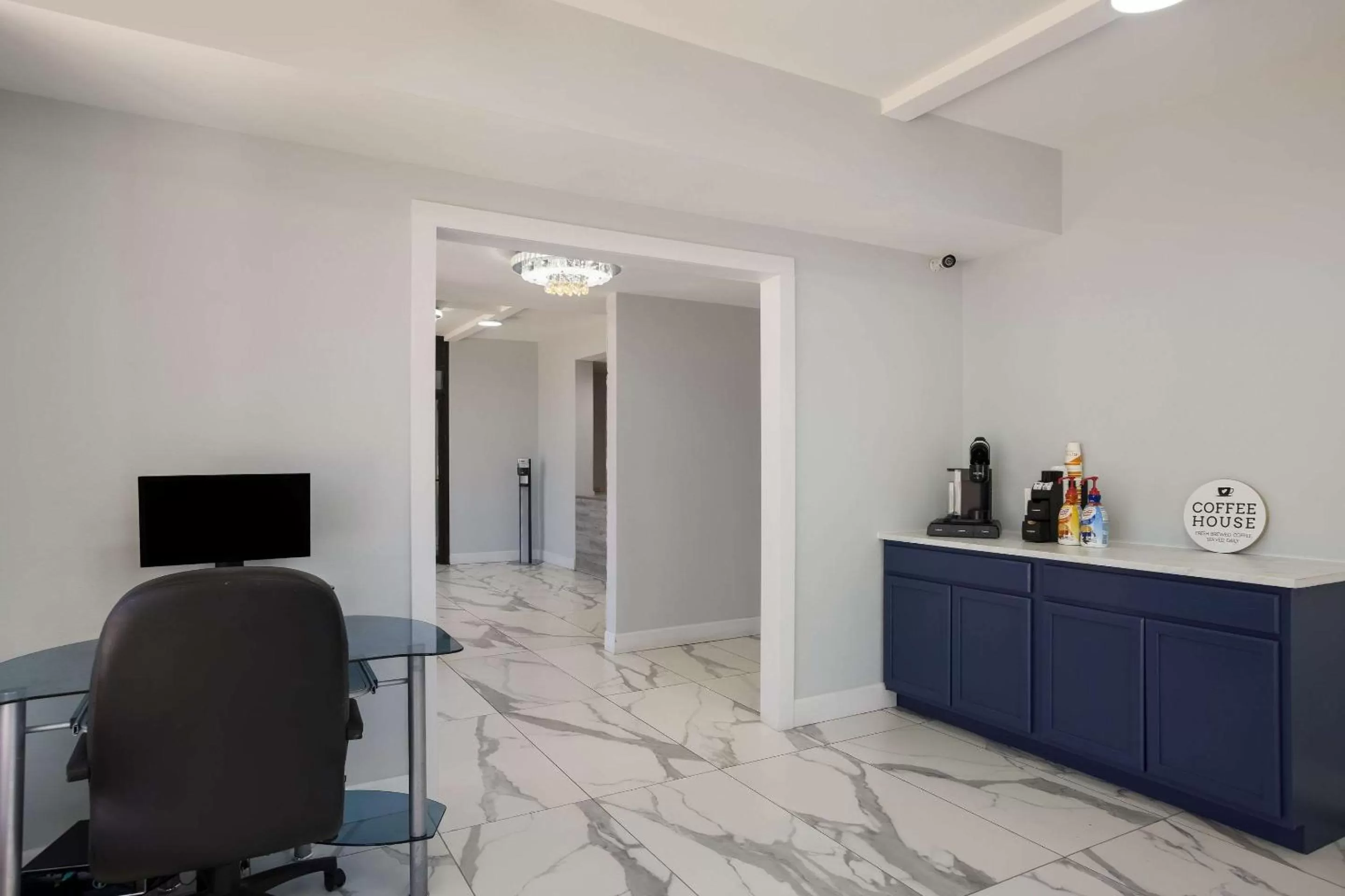 Business facilities in Suburban Studios Hinesville - Fort Stewart Area