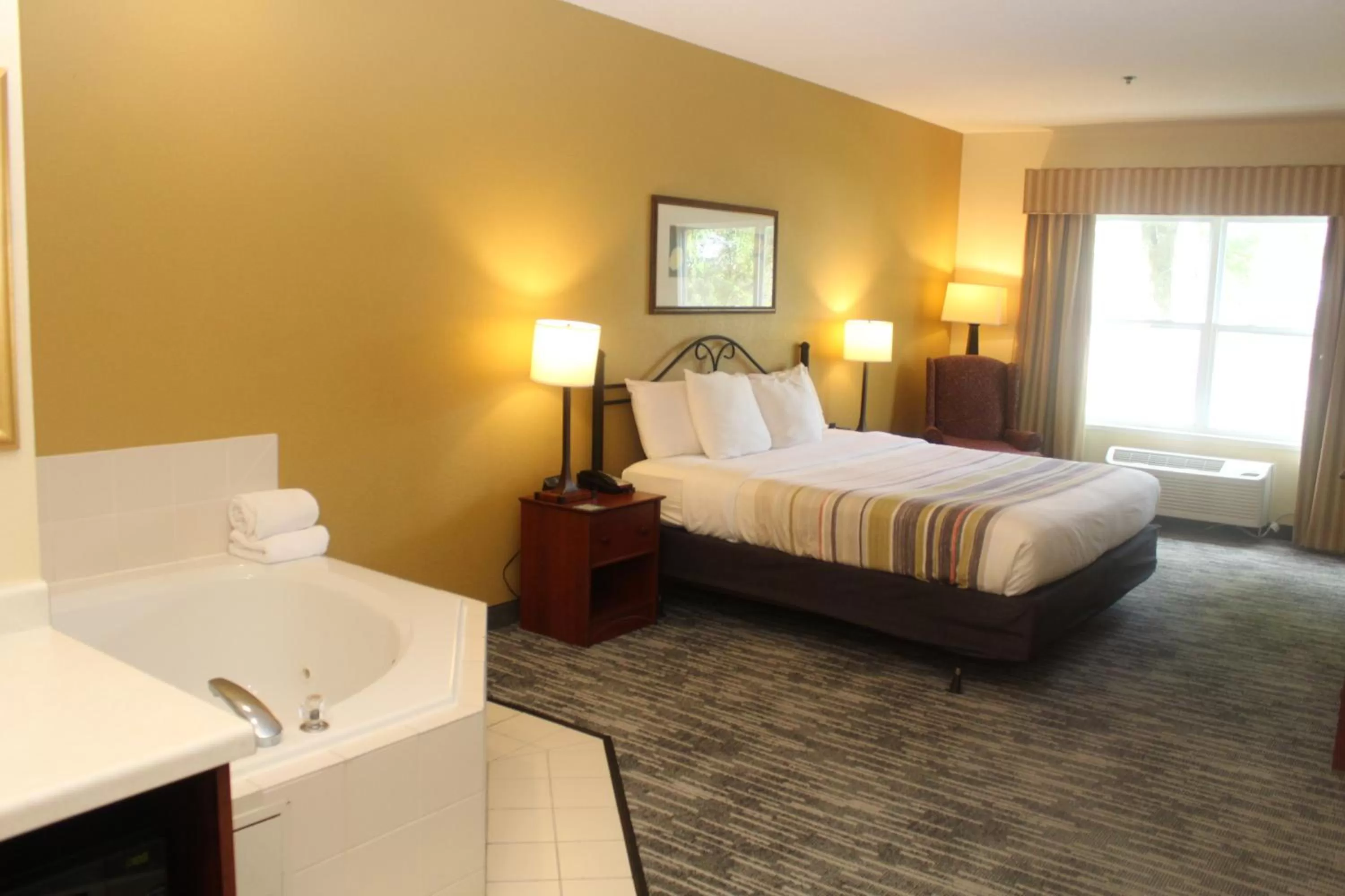 Photo of the whole room, Bed in Country Inn & Suites by Radisson, Crystal Lake, IL