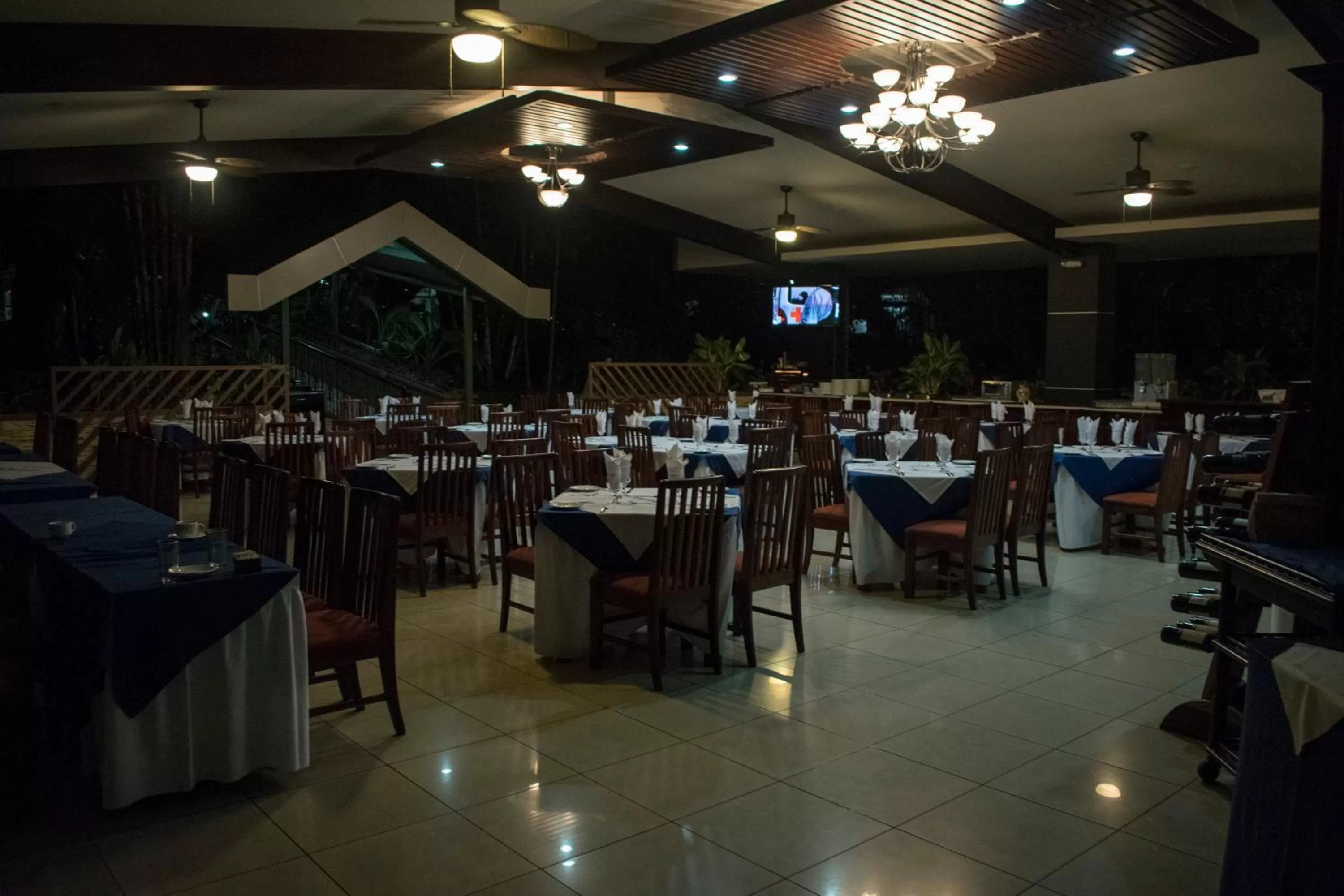 Restaurant/places to eat in Hotel Suerre