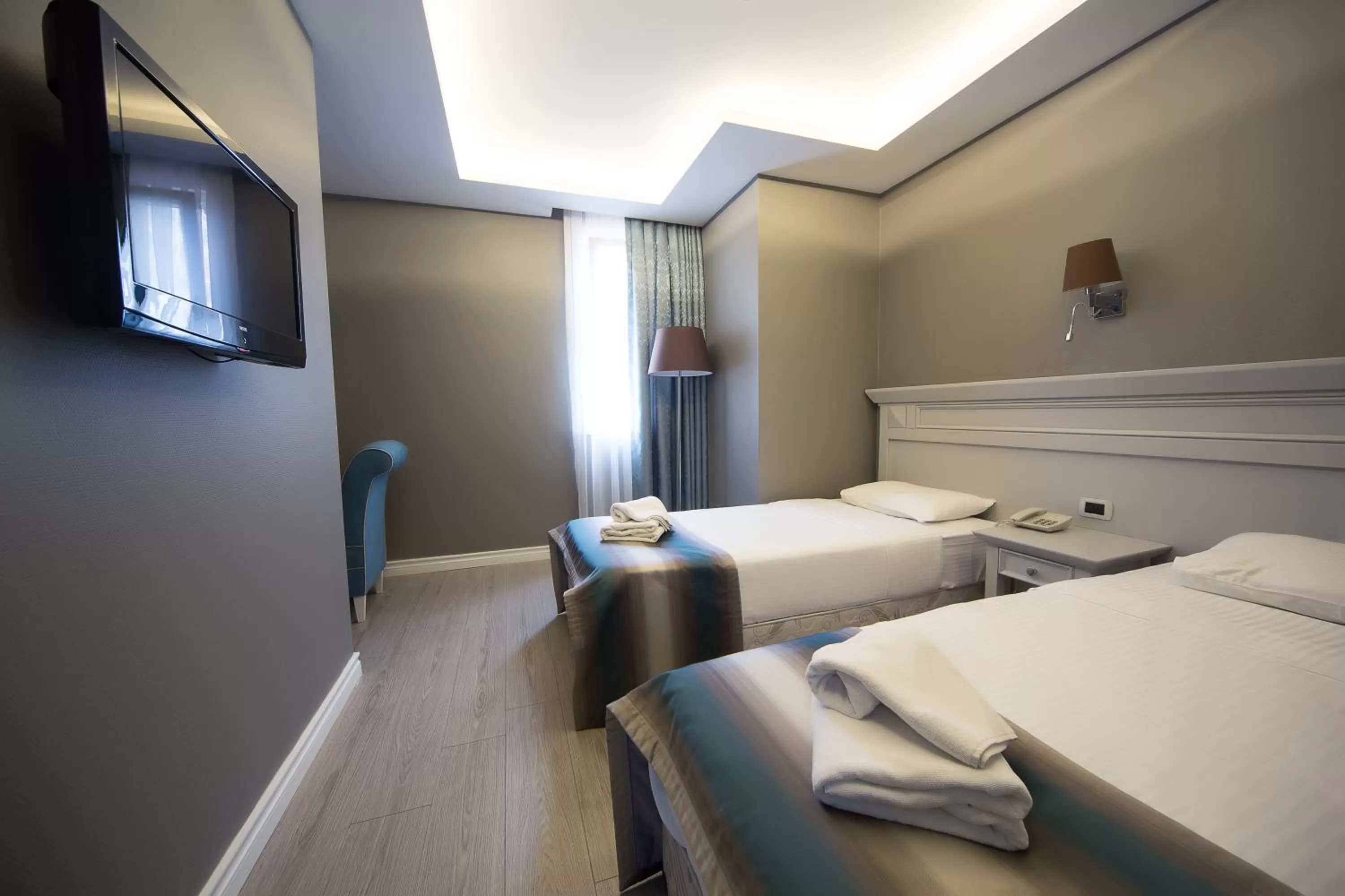 Bedroom, Bed in Semsan Hotel