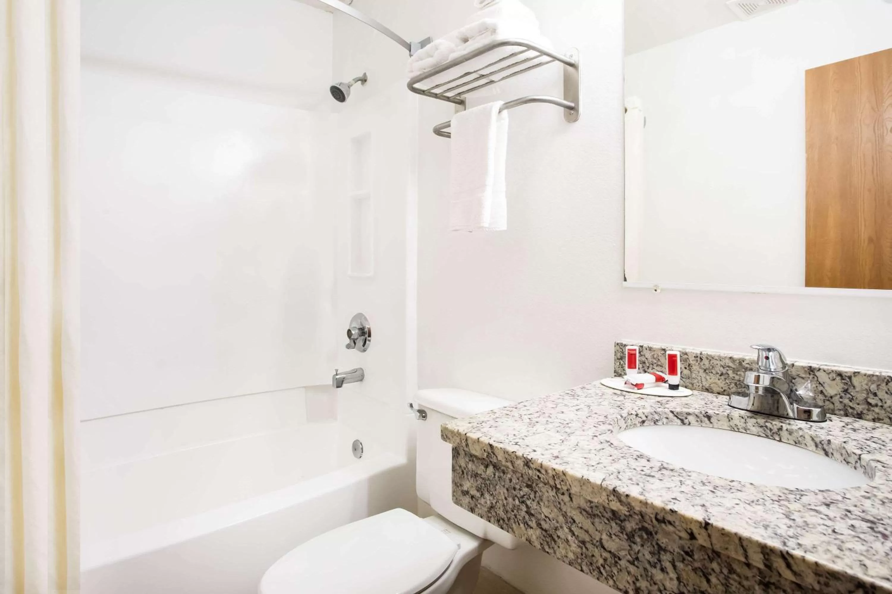 Photo of the whole room in Super 8 by Wyndham Chester/Richmond Area