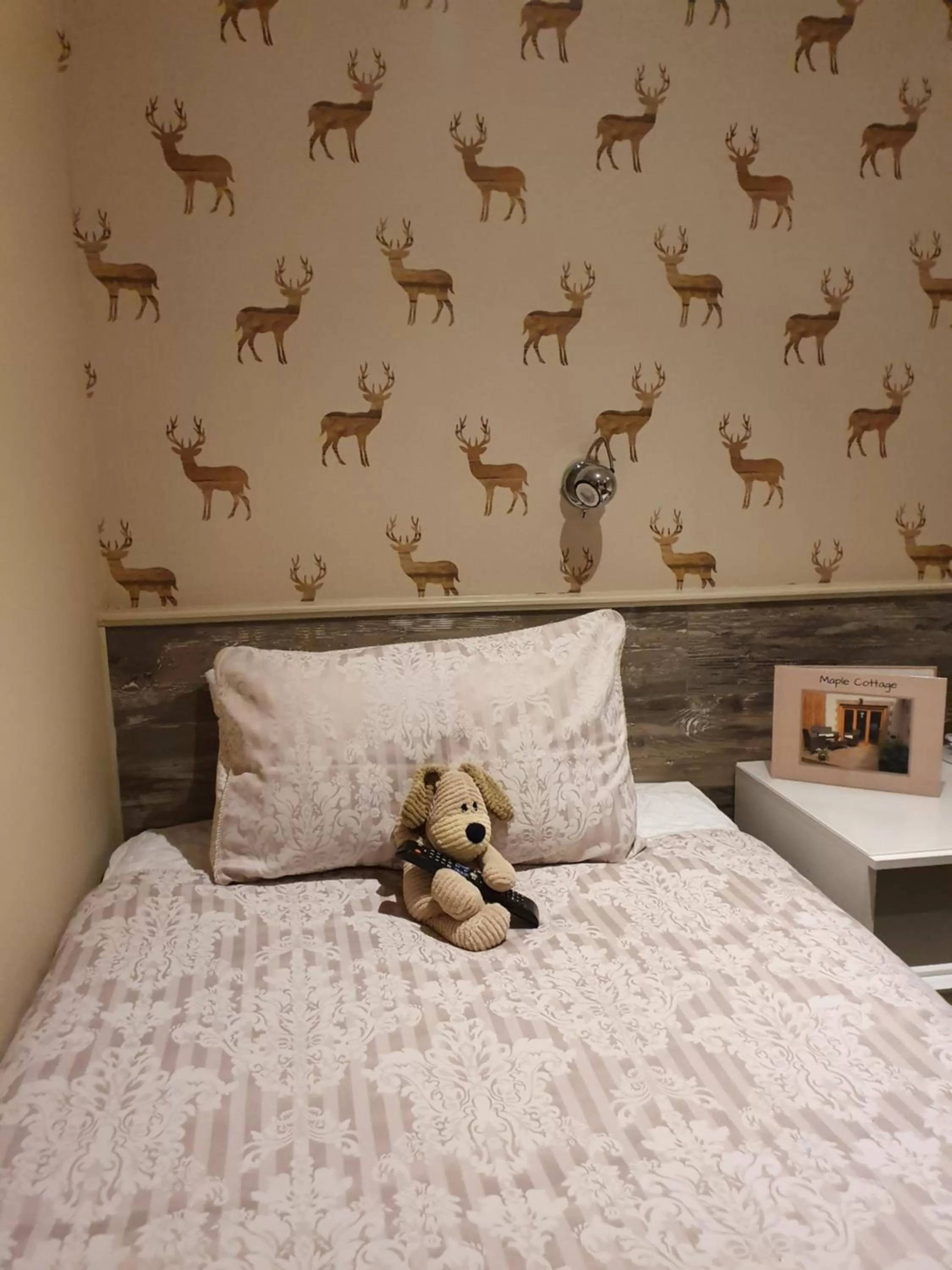 Bedroom, Bed in Maple Cottage B&B