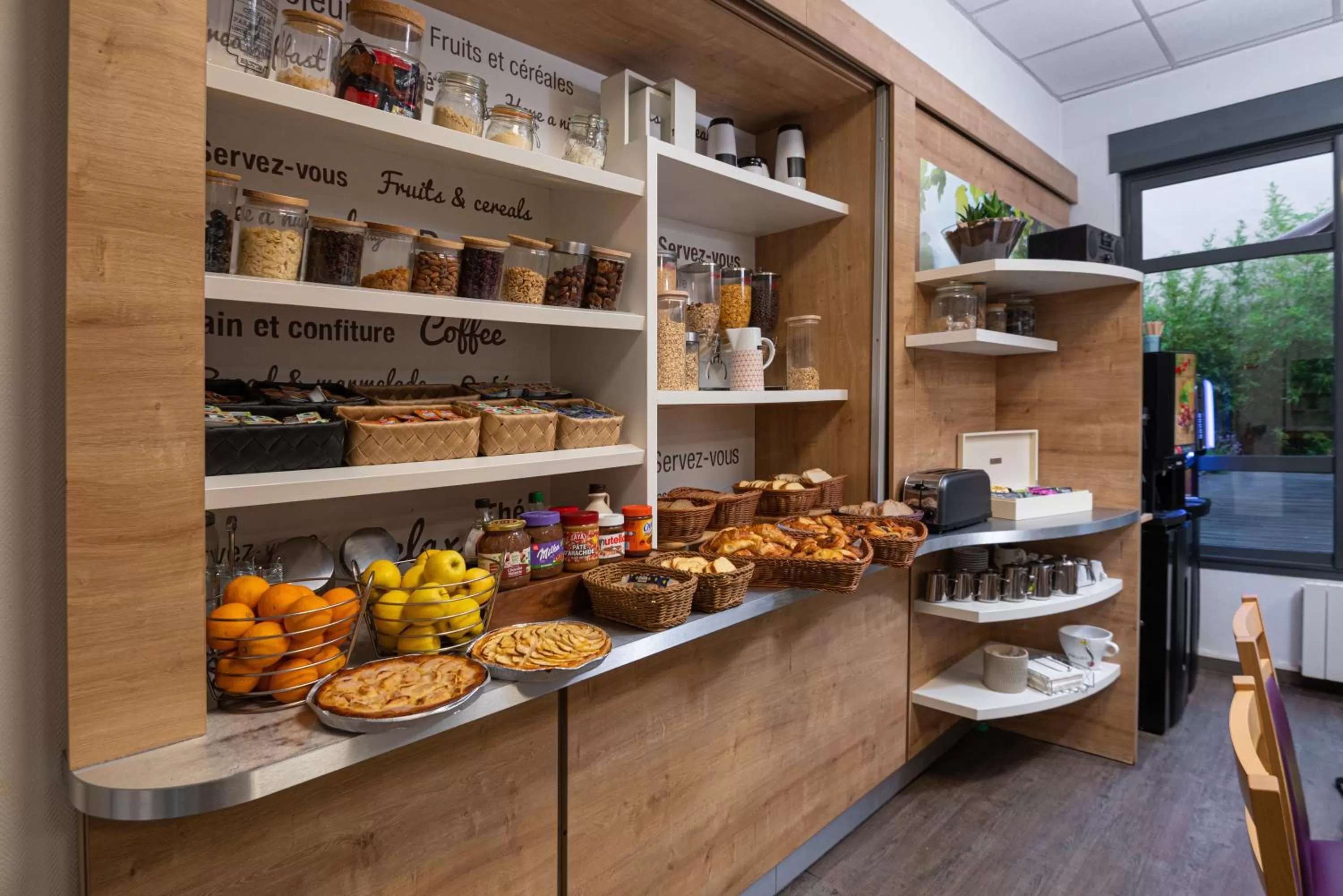 Continental breakfast in Apparthotel Privilodges Lyon Lumière