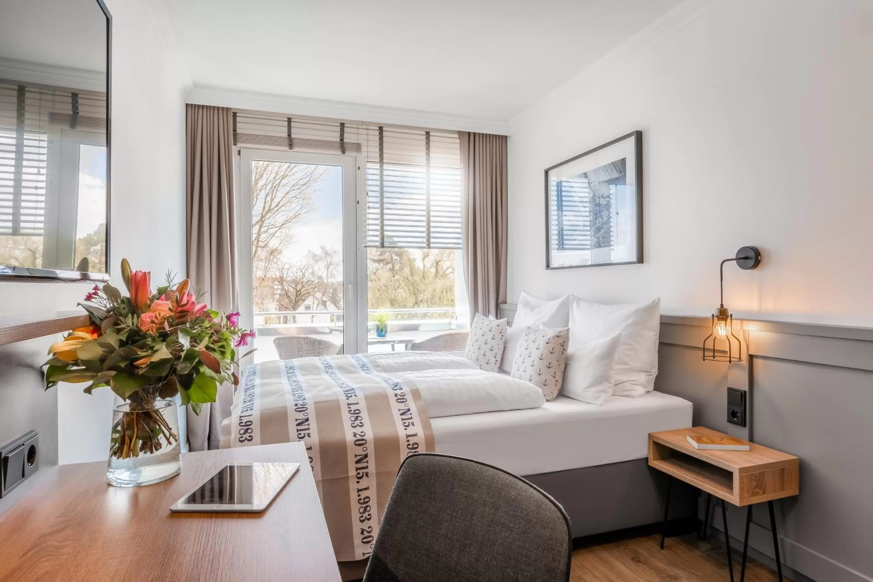 Photo of the whole room, Bed in Hotel Yachtclub