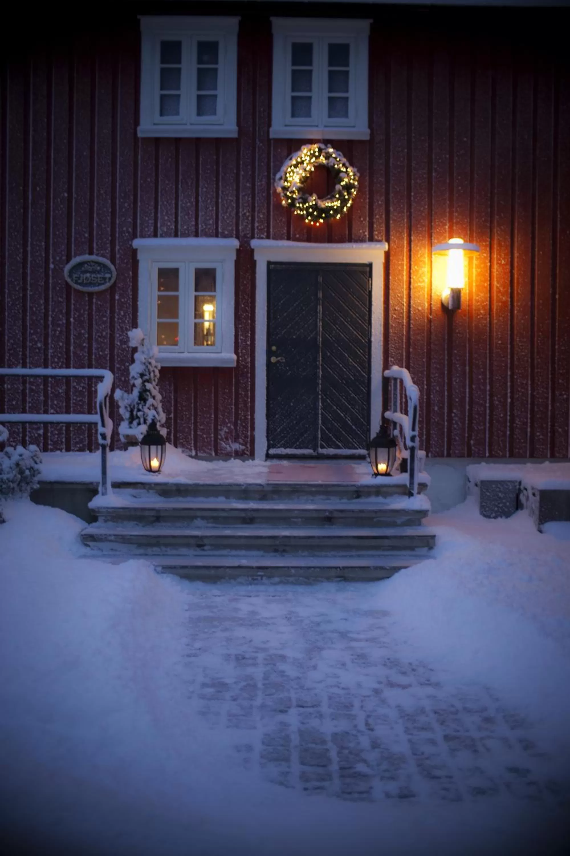 Facade/entrance in Hovde Gård