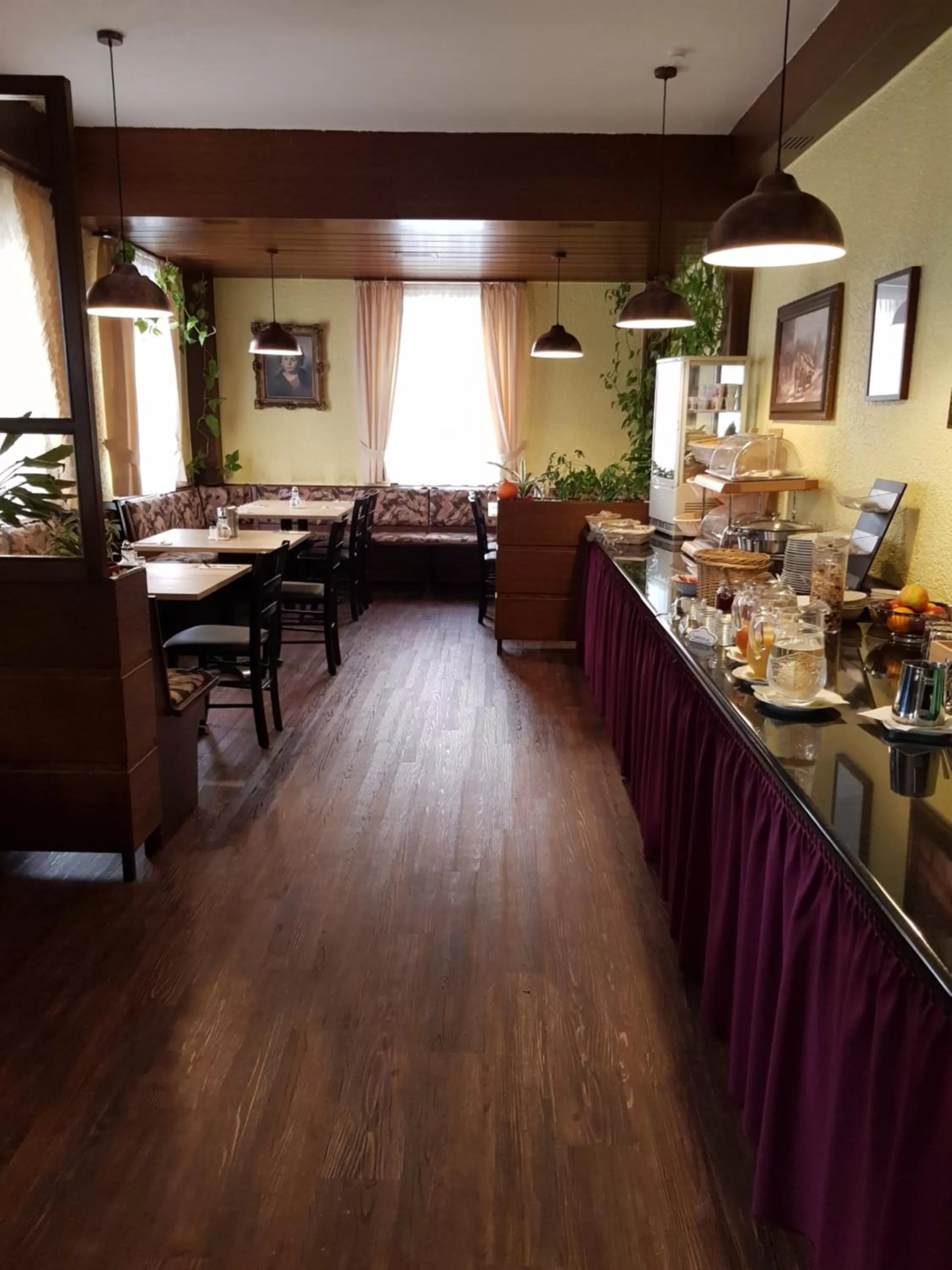 Buffet breakfast in Hotel Alte Krone