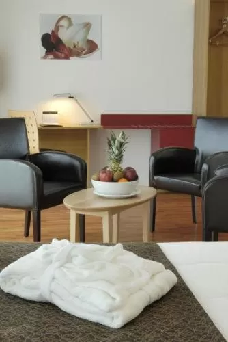 Seating area in Executive Hotel