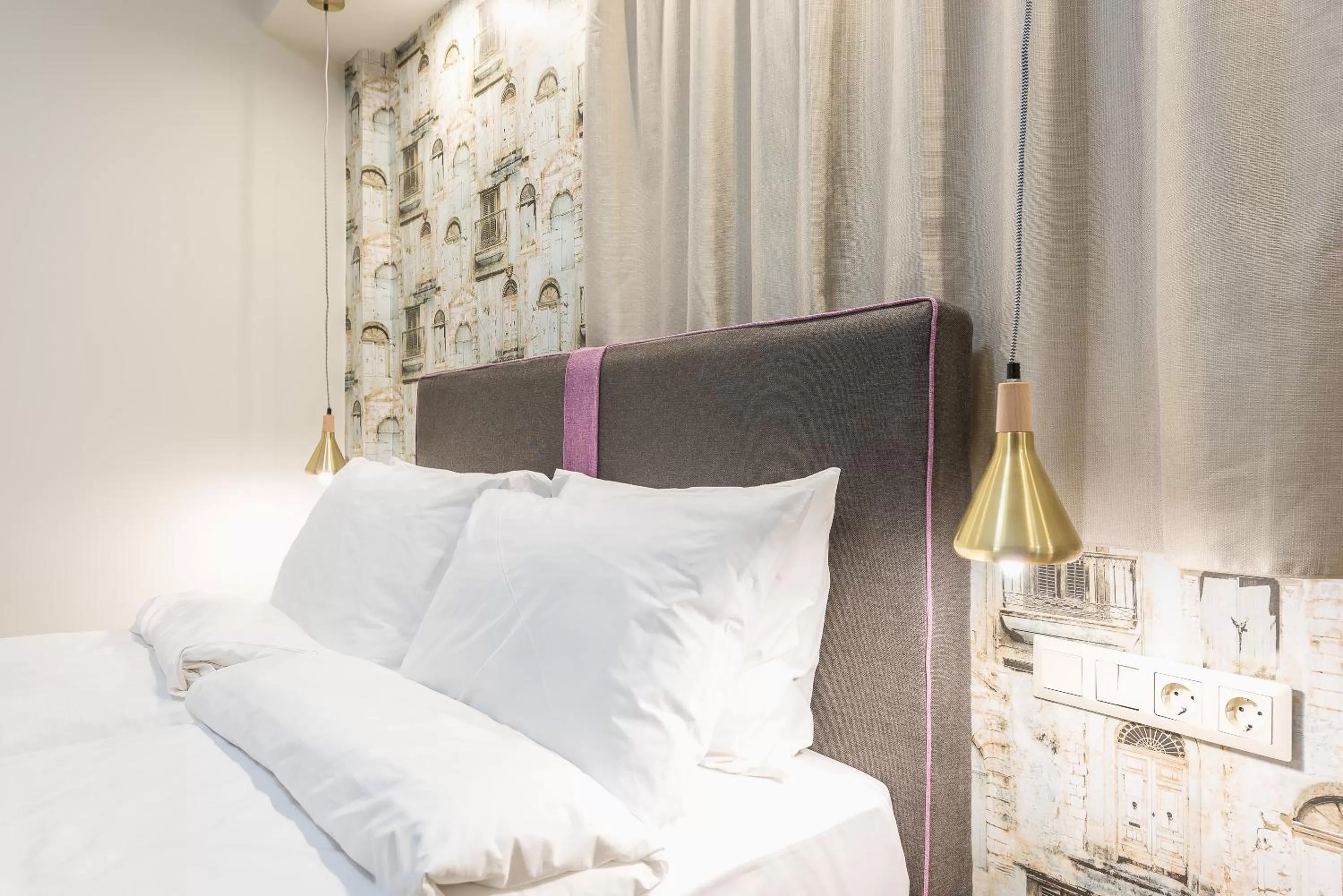 Bed in Athens Lights