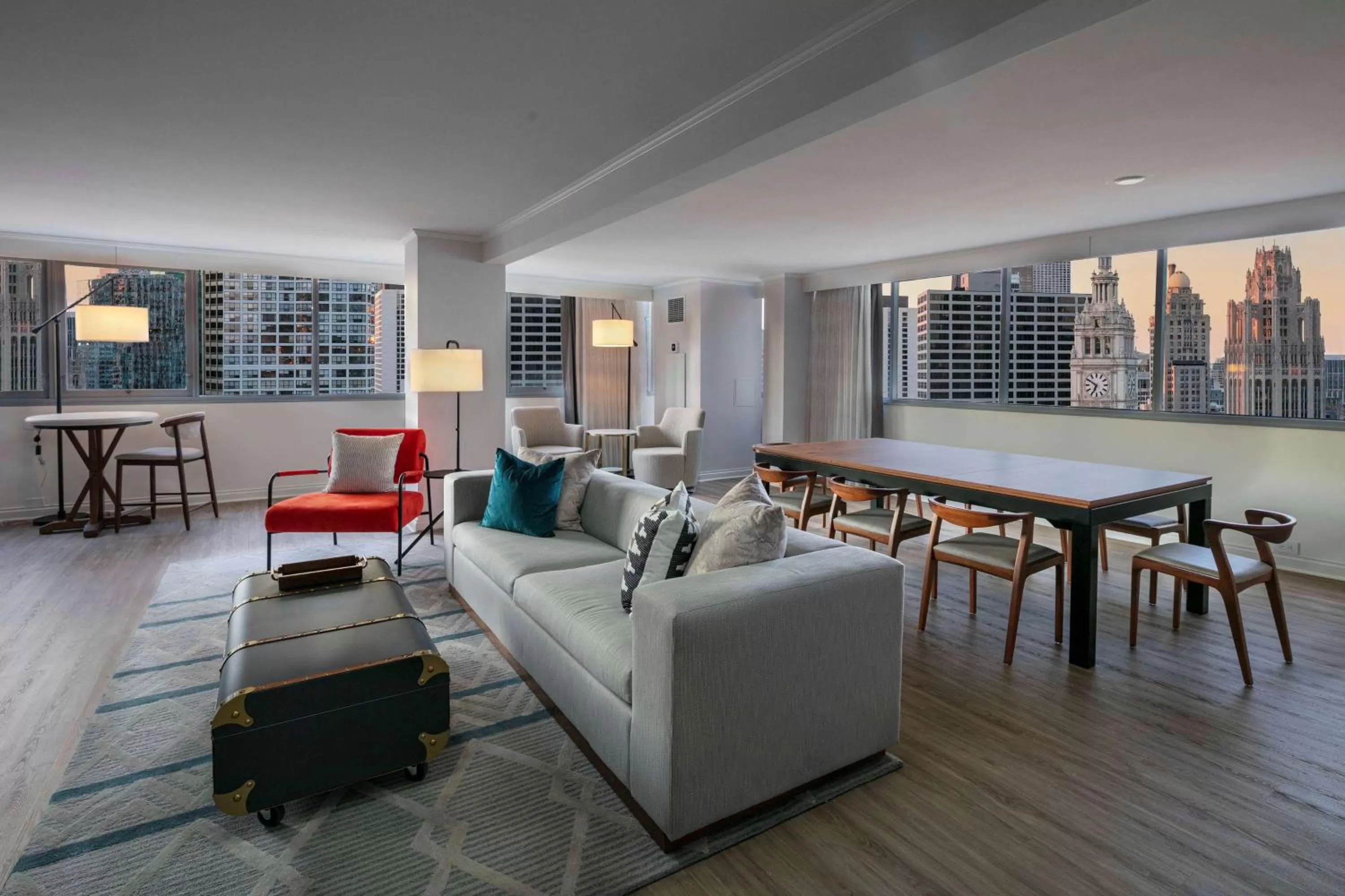 Photo of the whole room in The Royal Sonesta Chicago Downtown