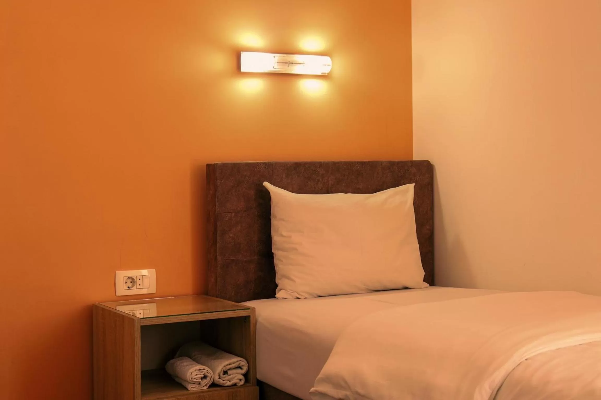 Bed in Restoran & Motel Manjež