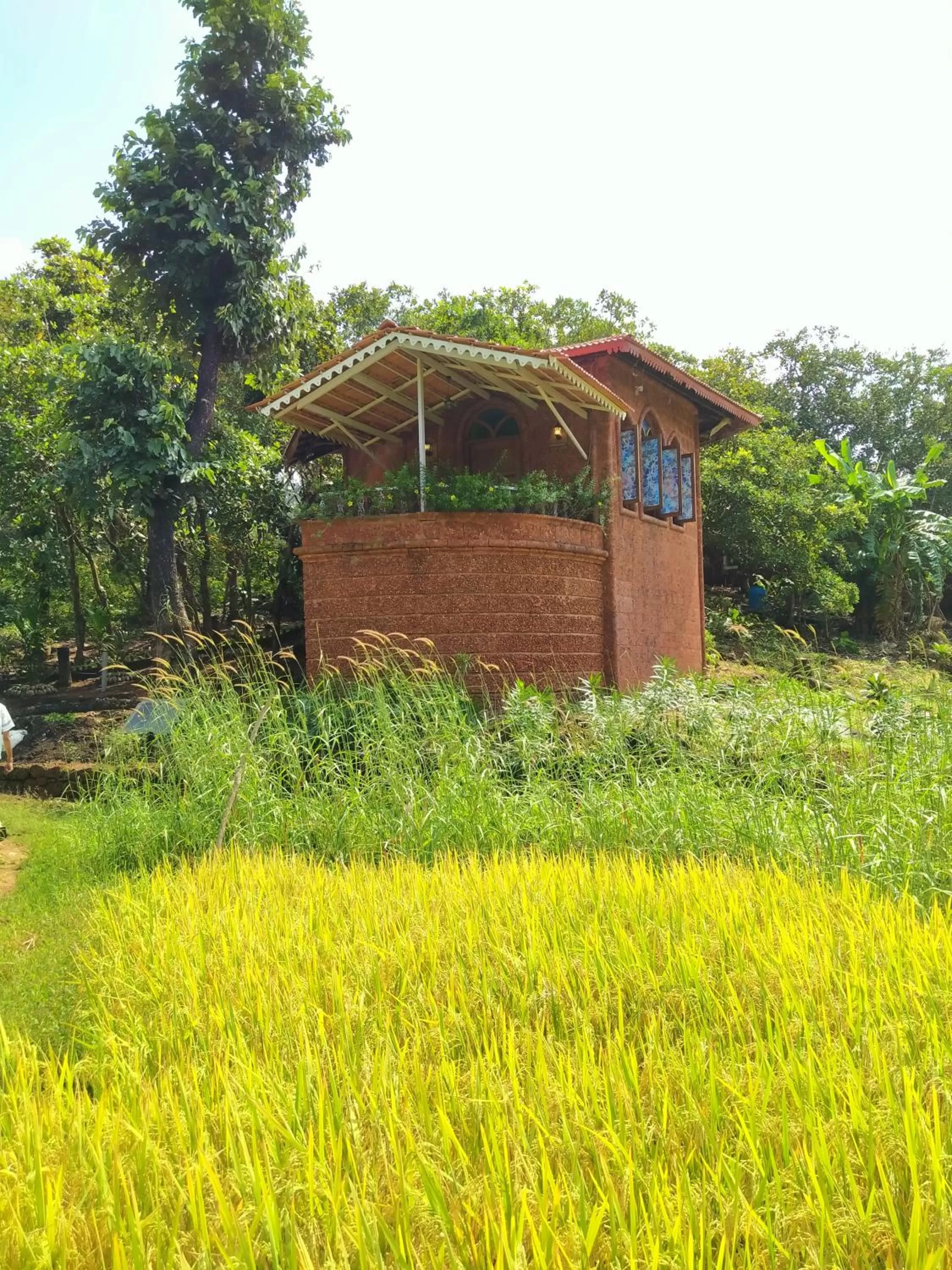 Property building in Porsu