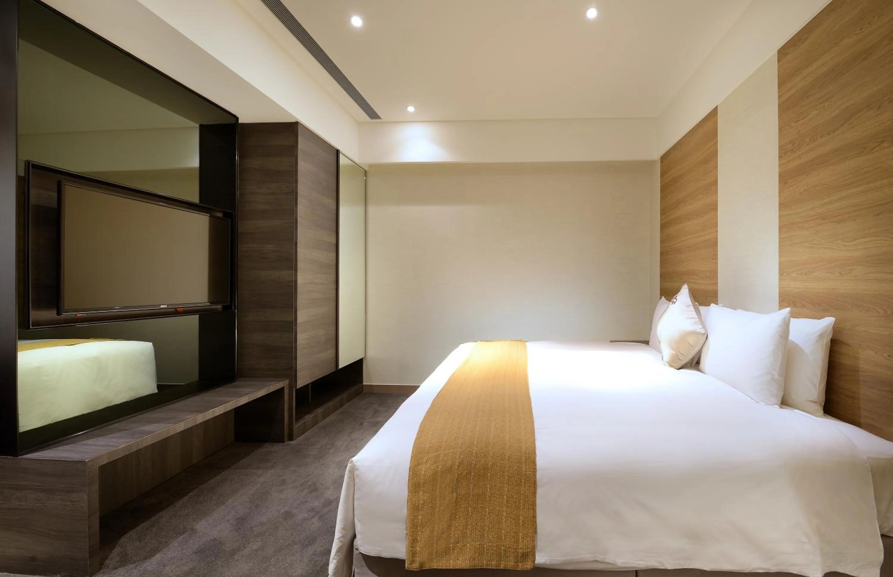 Photo of the whole room, Bed in Hualien Holiday Hotel