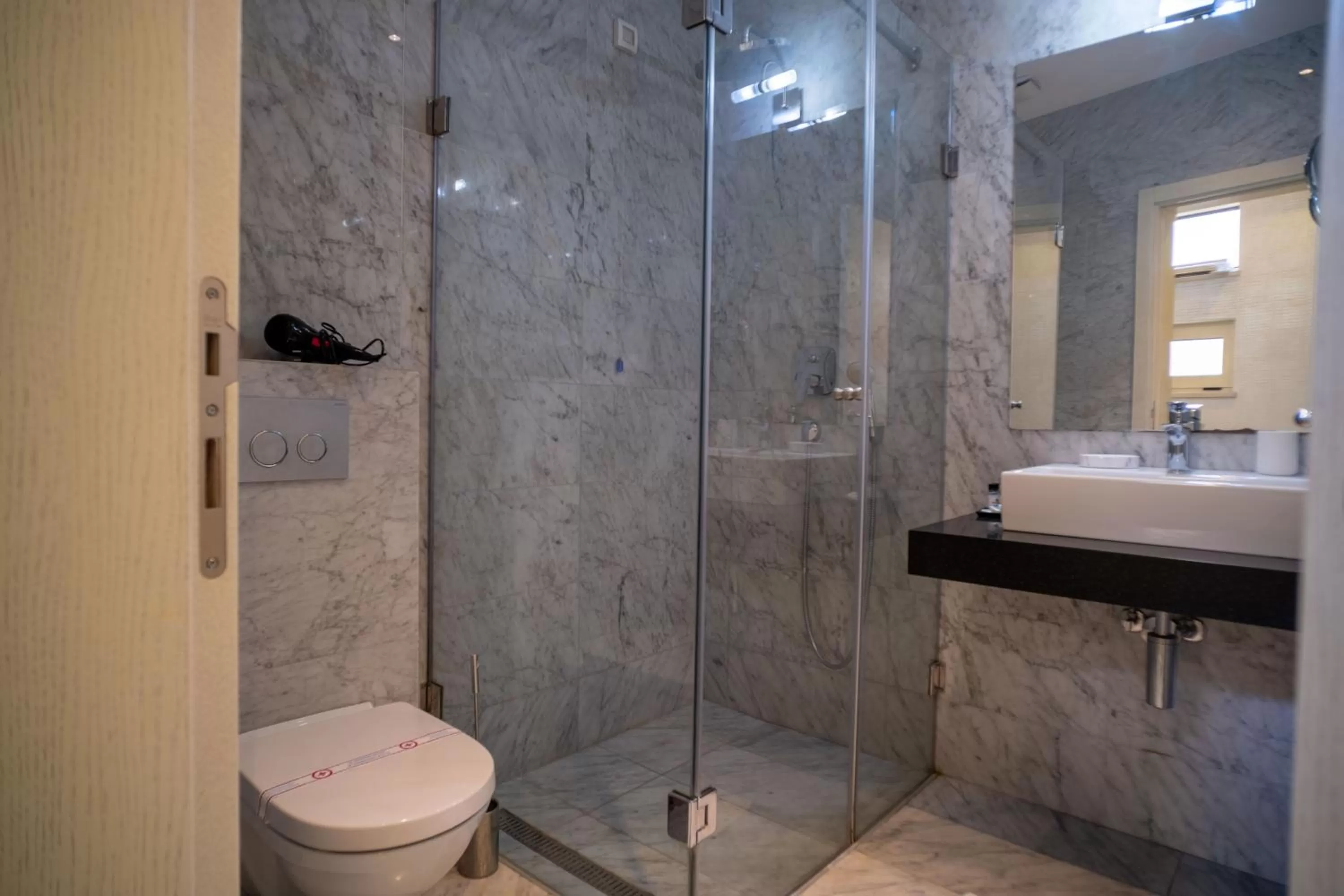 Shower in Hotel Atina