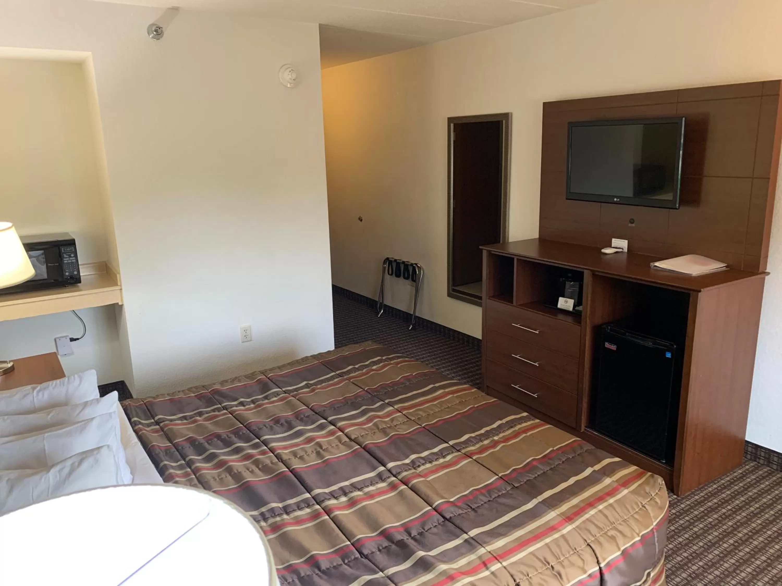 Bed in Nichols Inn of Red Wing