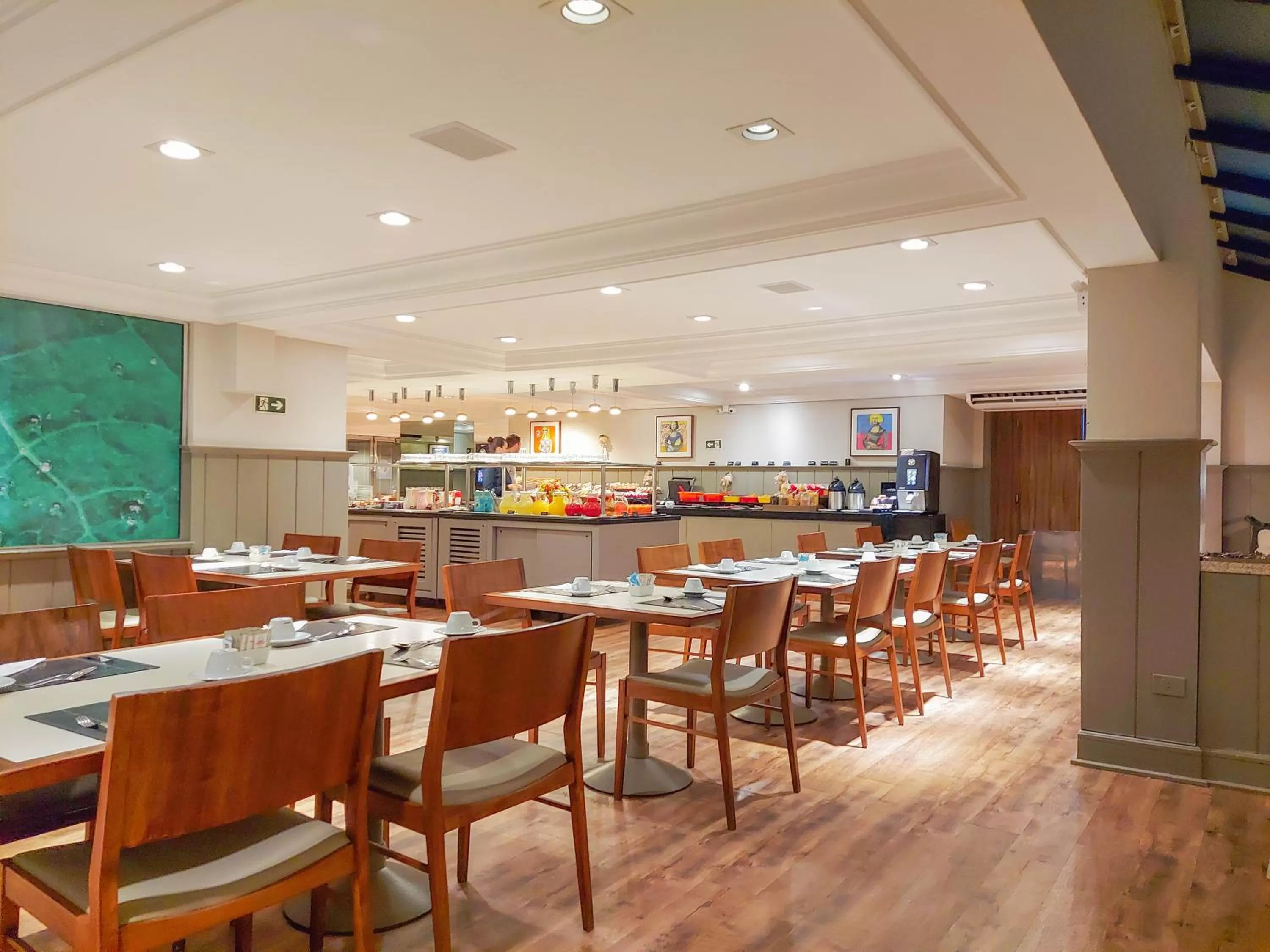 Restaurant/places to eat in Mercure Curitiba Batel