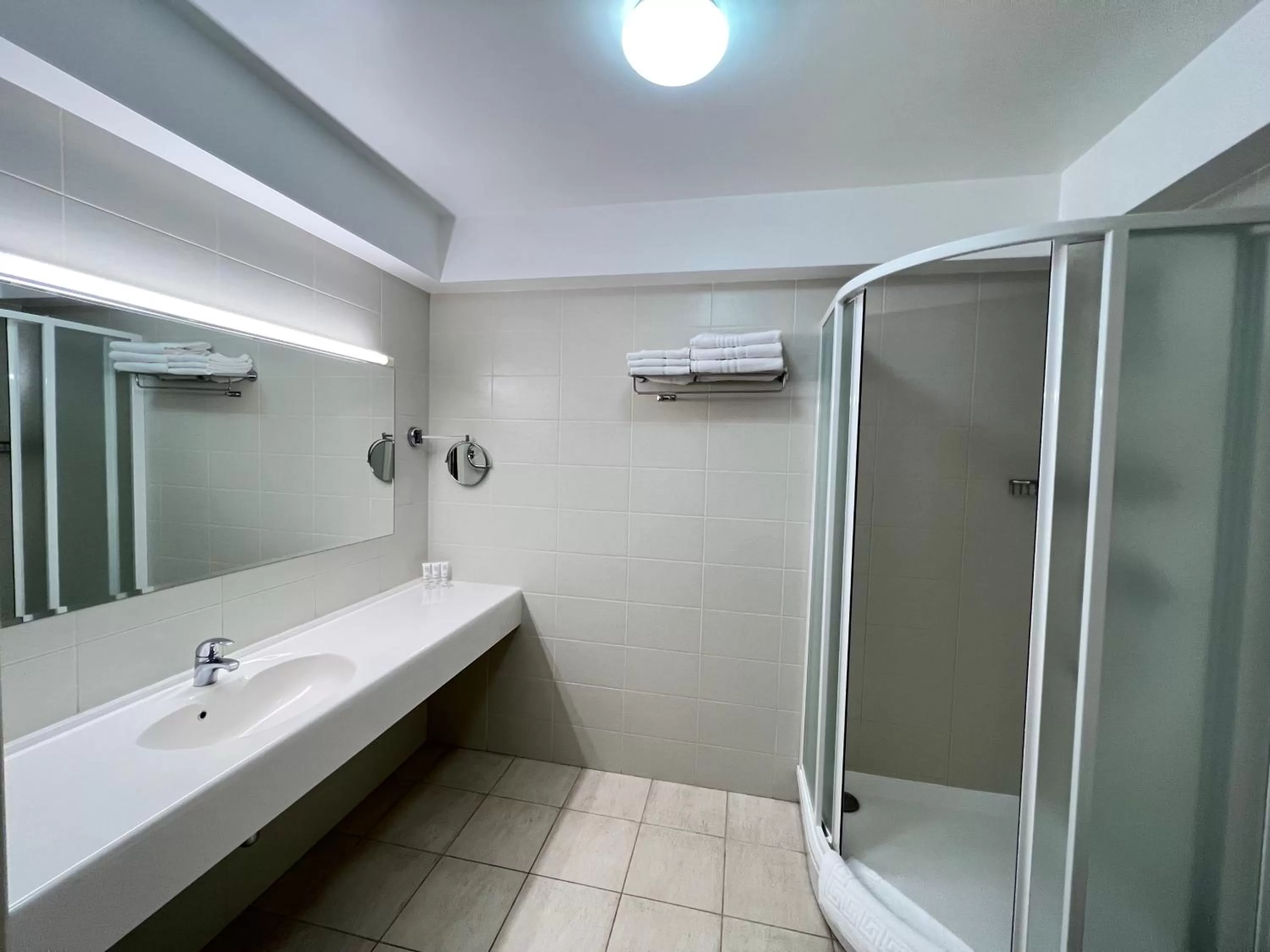 Bathroom in Park Villa Hotel