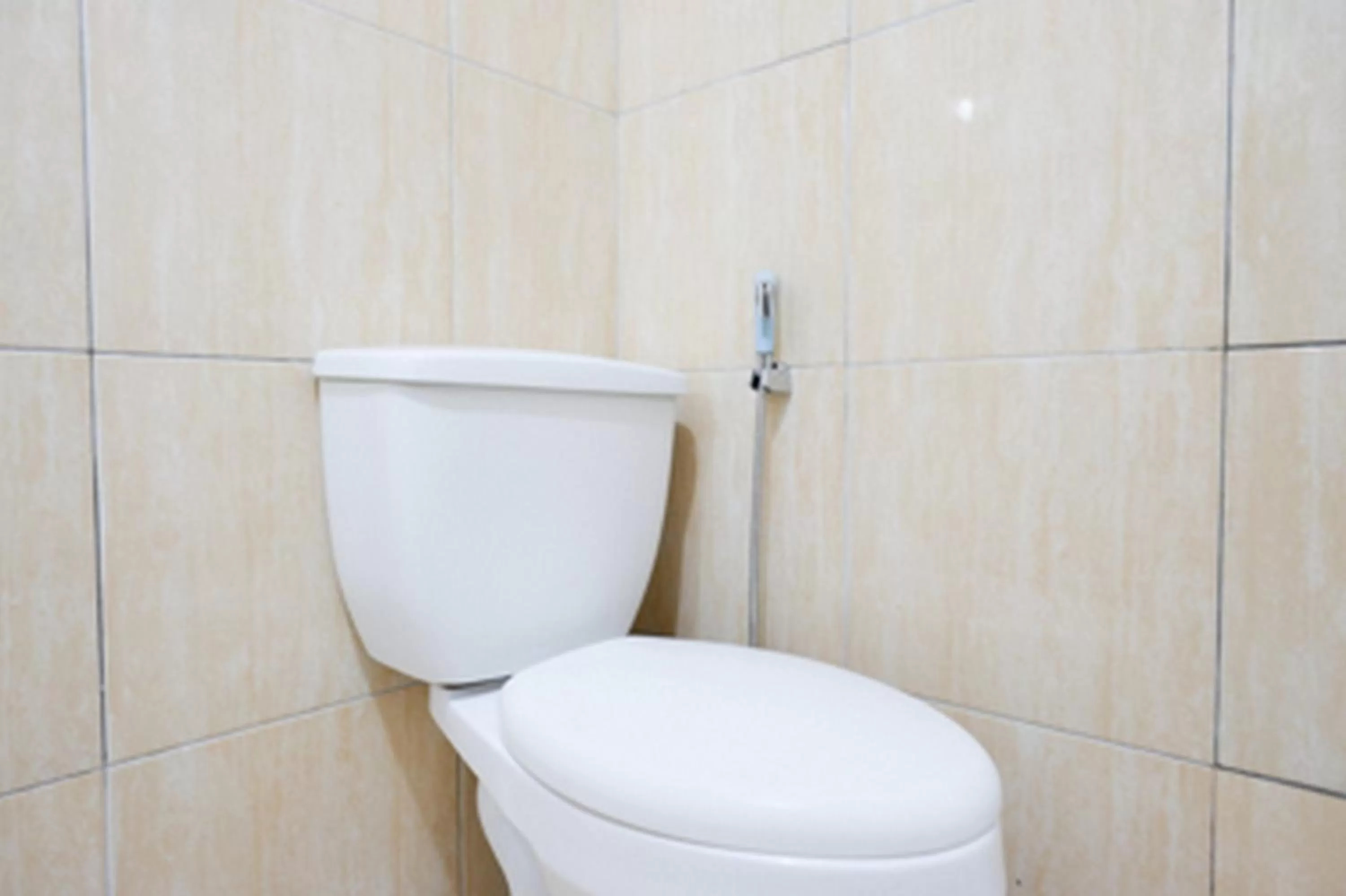 Bathroom in RedDoorz near RSUD Kudus