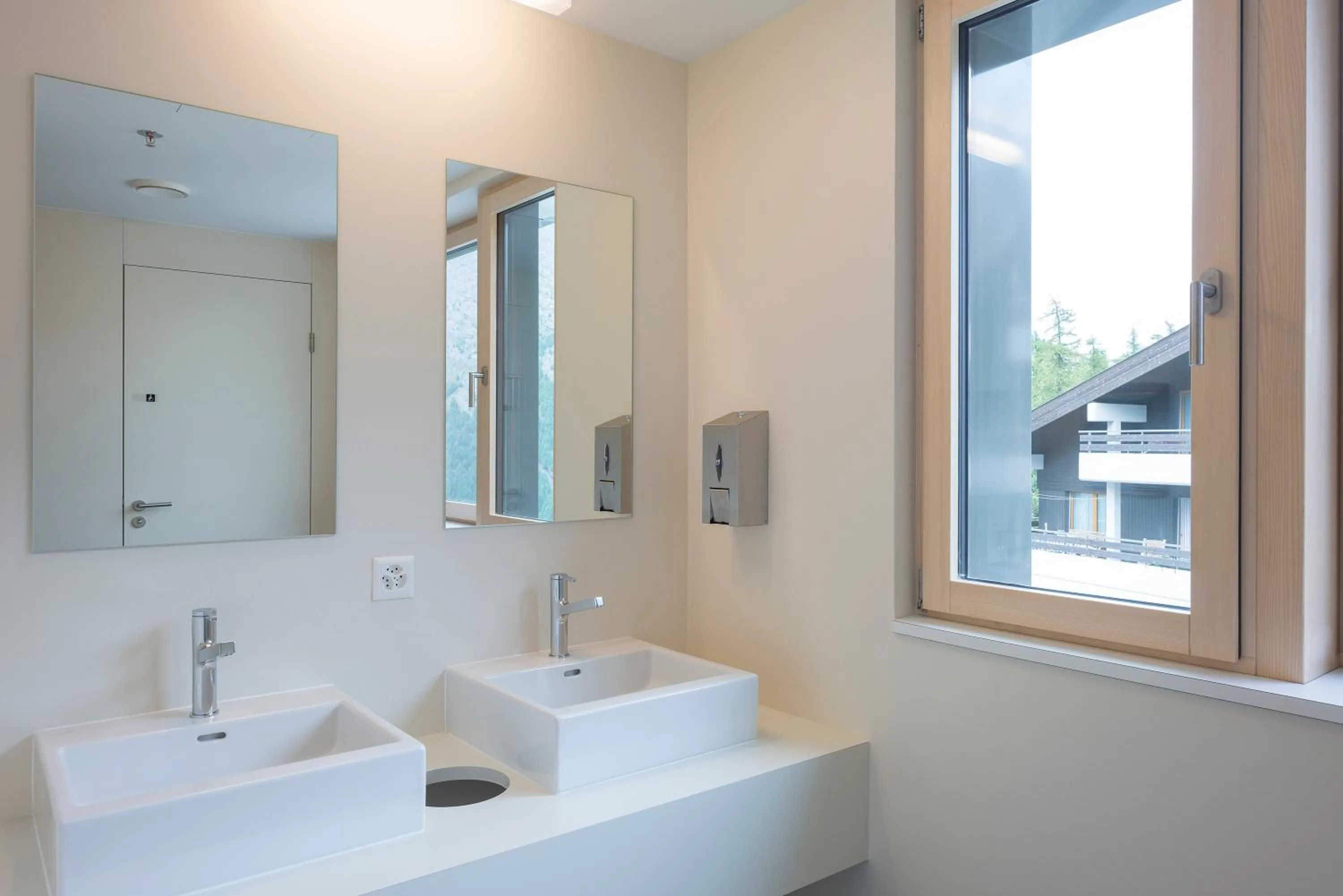 Bathroom in Saas-Fee wellnesshostel4000