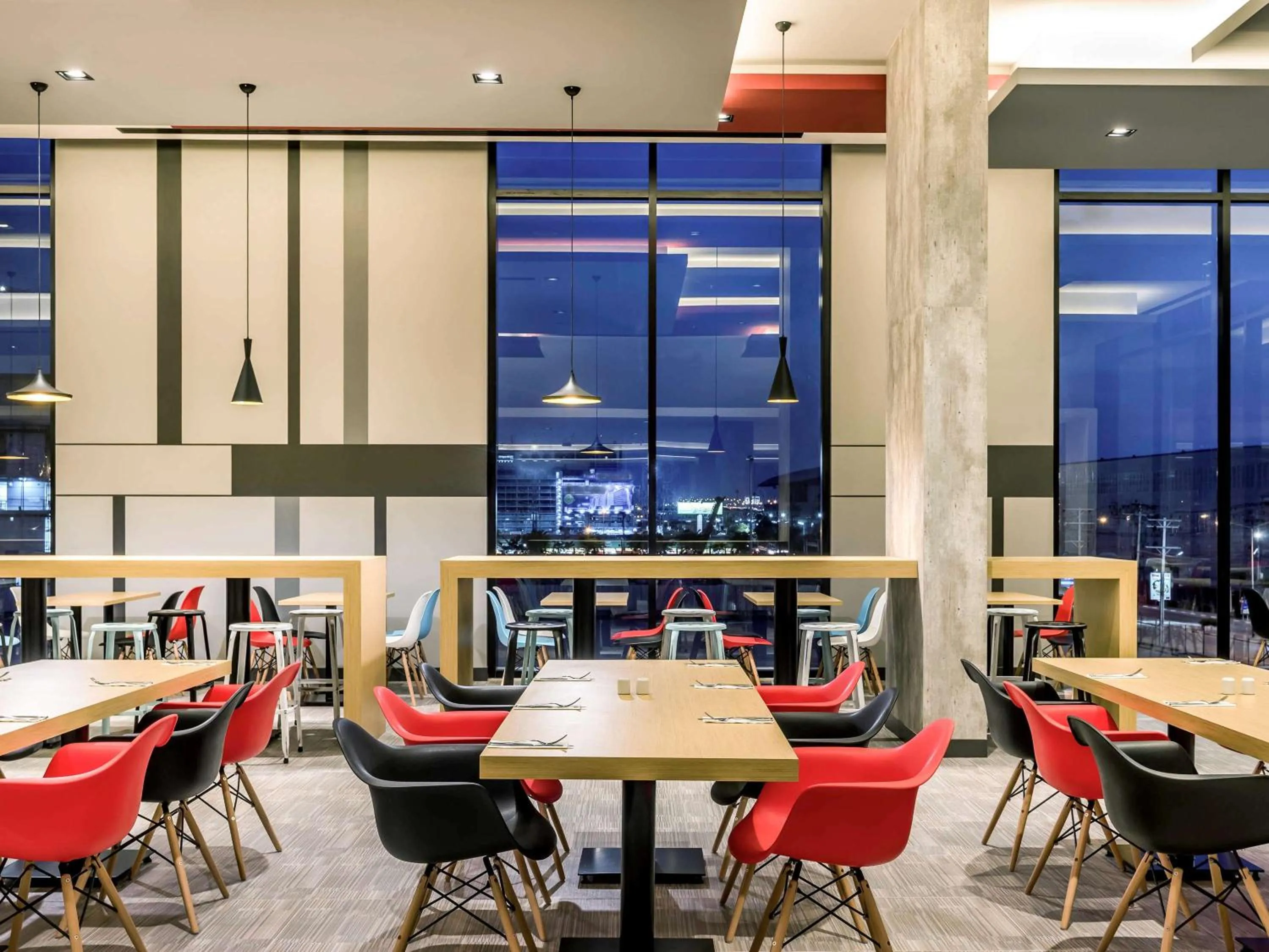 Restaurant/places to eat in ibis Bangkok IMPACT