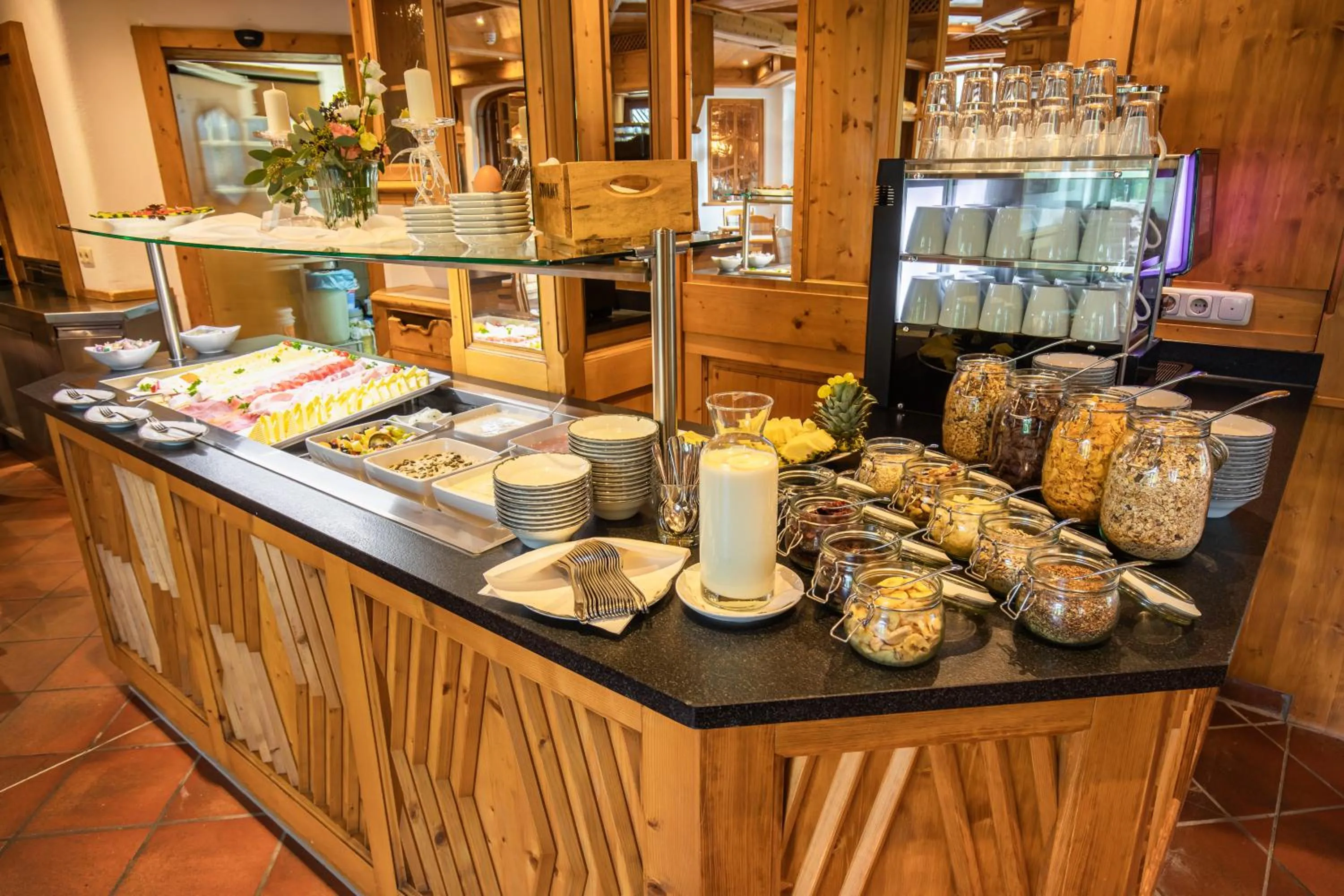 Buffet breakfast in HELDs Vitalhotel