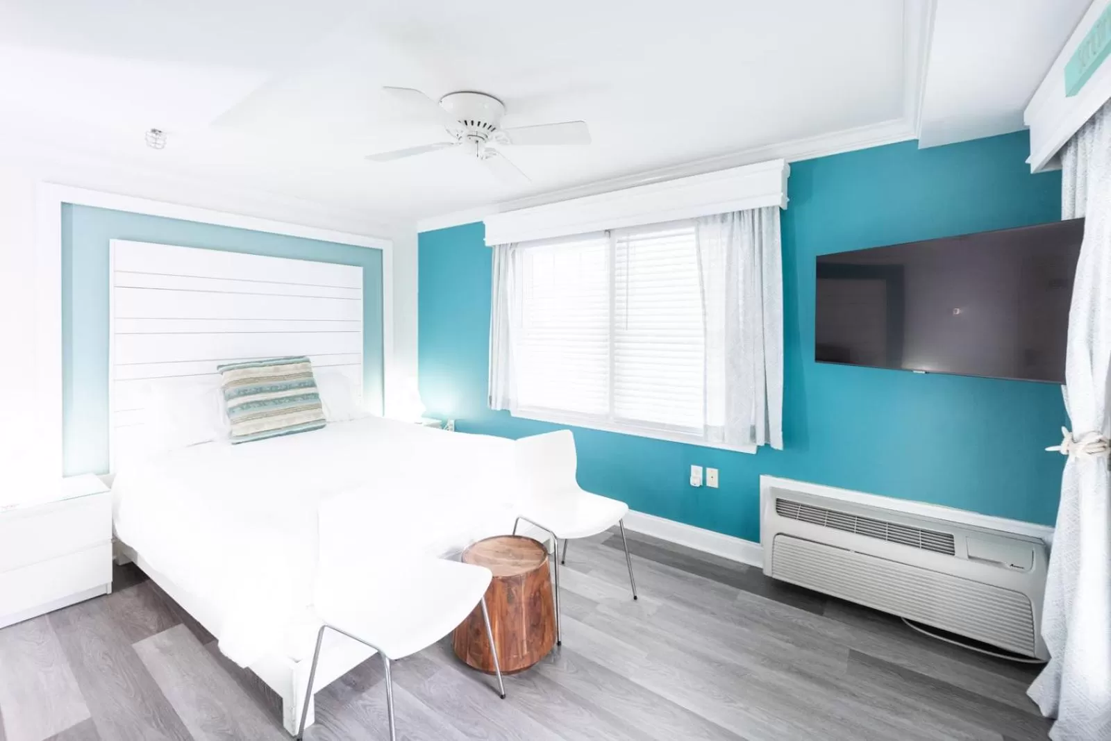 Bed in Canalside Inn