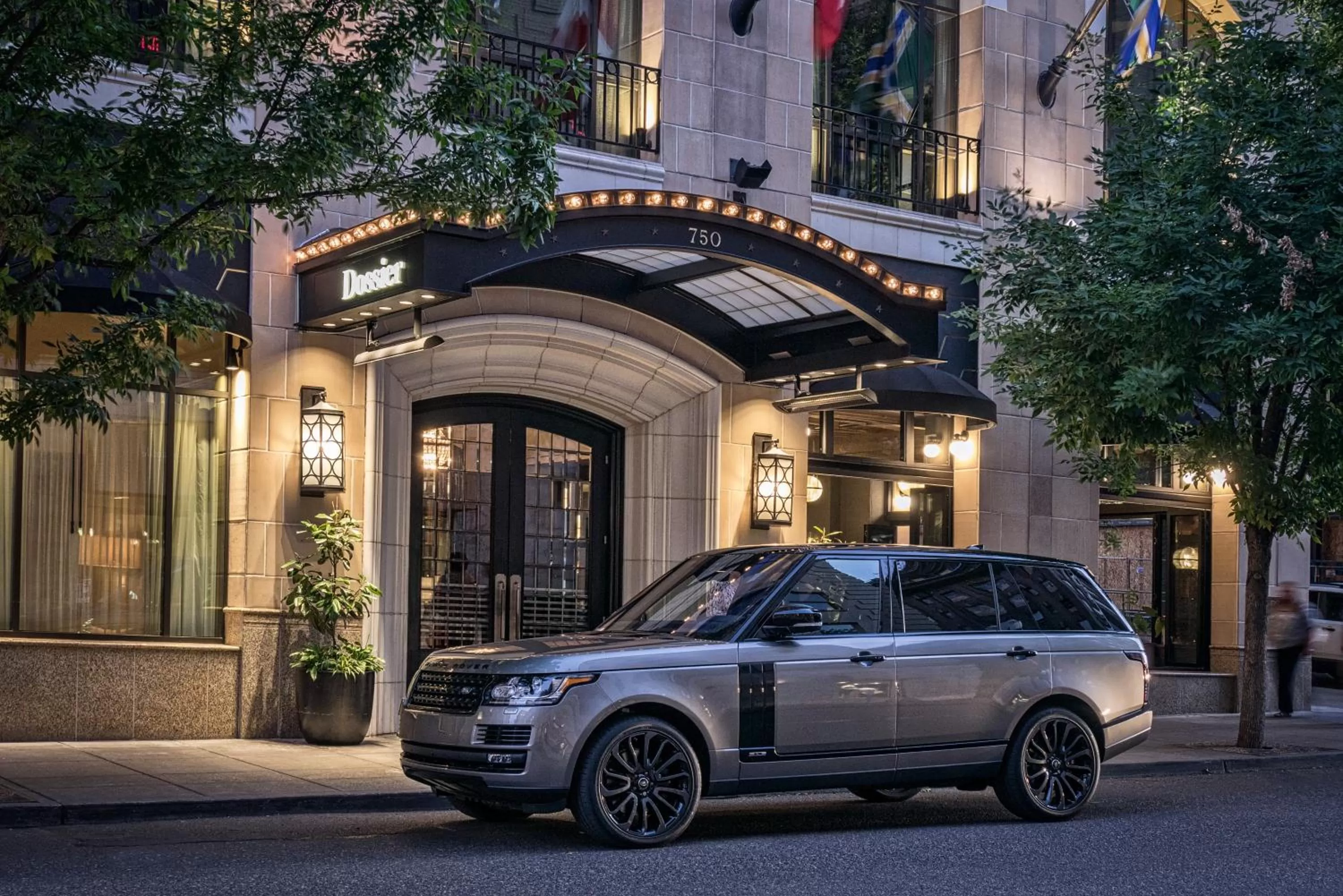 Facade/entrance in Dossier