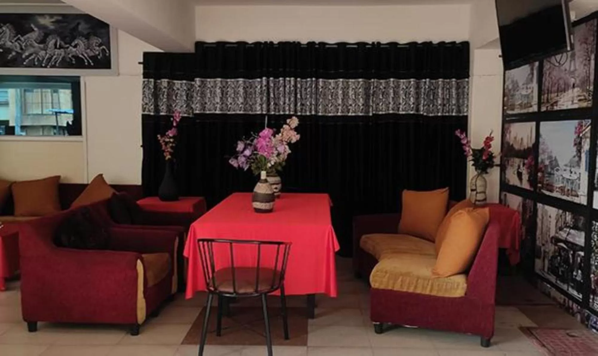 Seating Area in FabHotel Prime Finesse