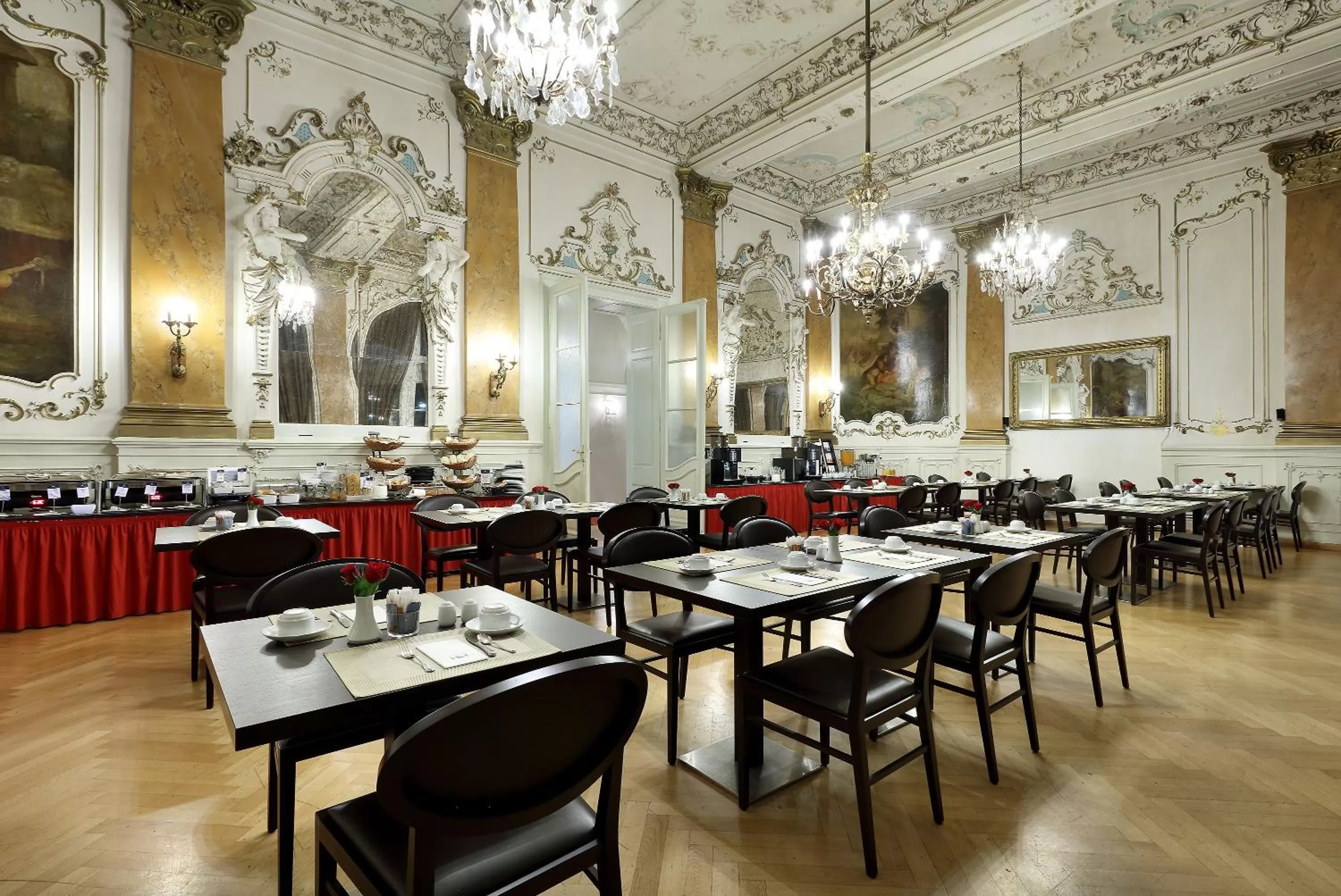 Restaurant/places to eat in Eurostars Park Hotel Maximilian