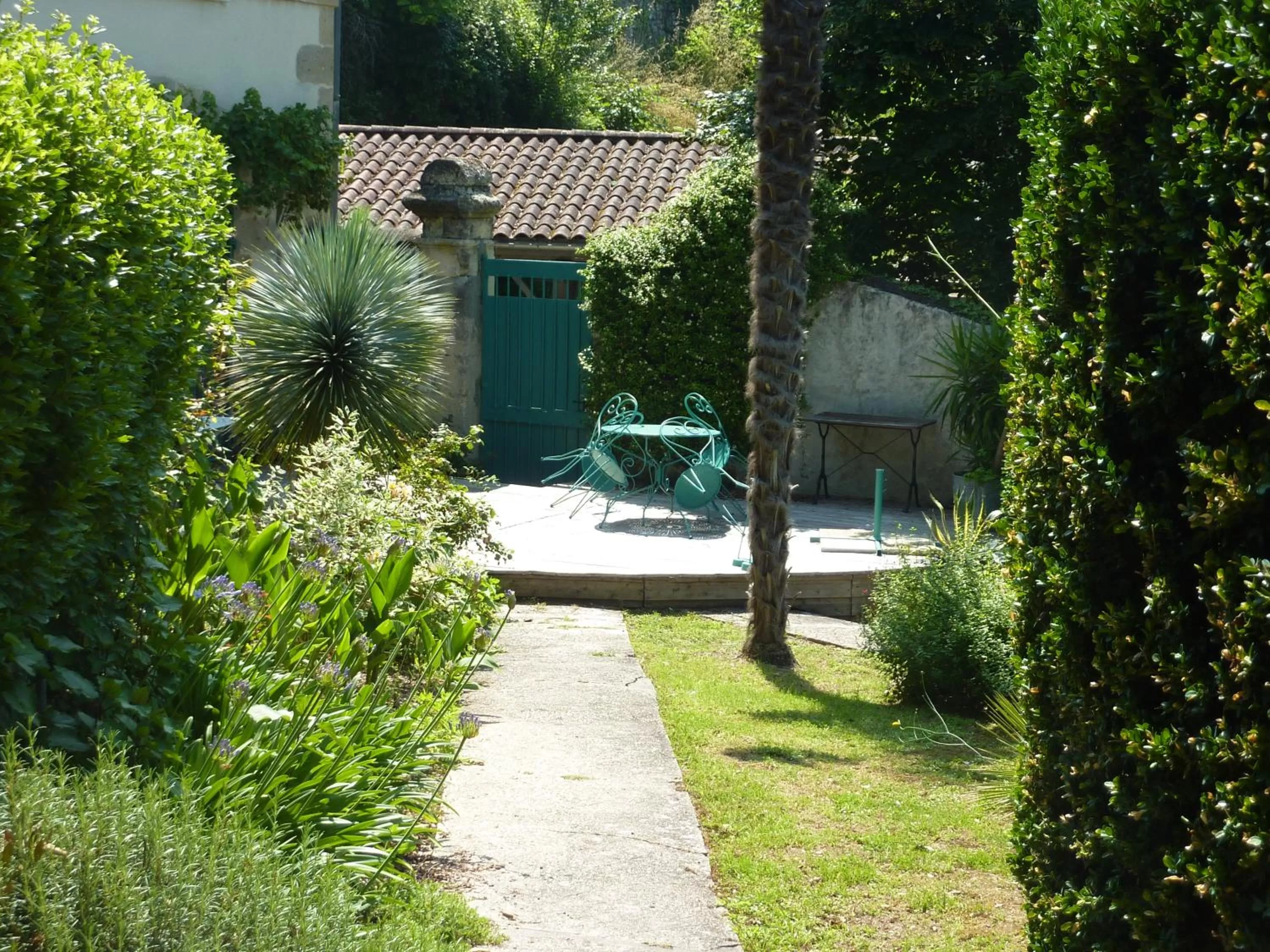 Garden in Beaux Chênes